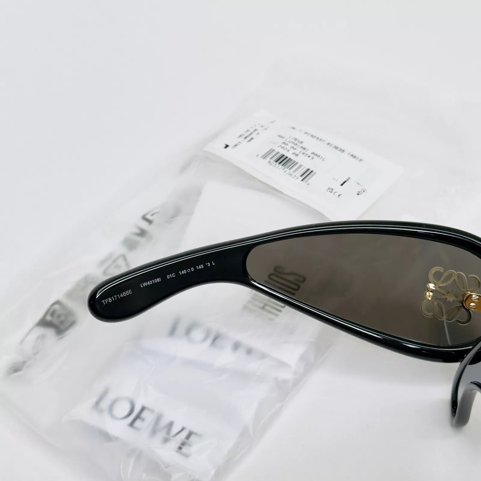 Loewe LOEWE ANAGRAM PAULA IBIZA Mask LW40108I 40108 Sunglass Size ONE SIZE - 7 Thumbnail