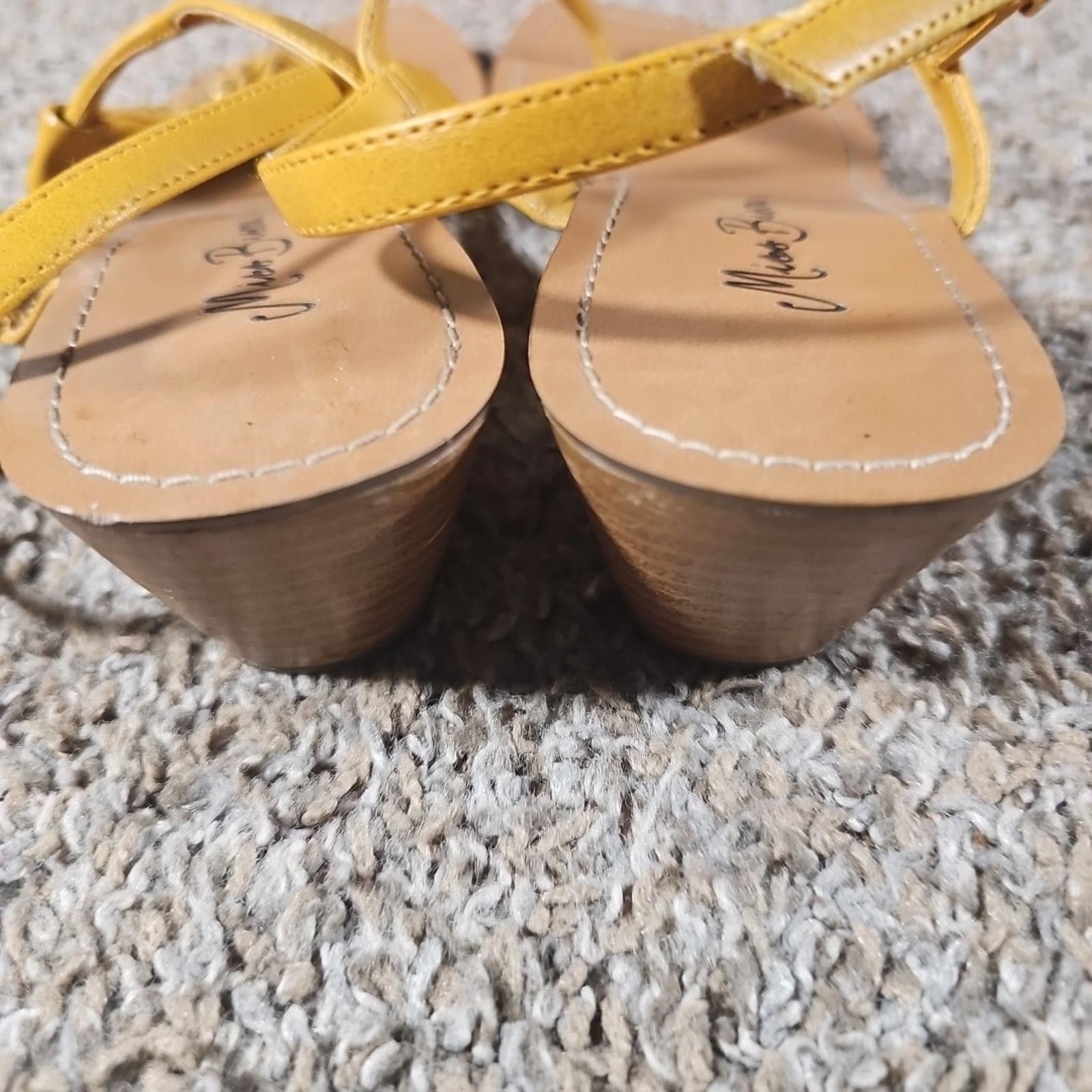 Other miss bisou 022-6630 8M Yellow Strap Wedge Sandal Size US 8 / IT 38 - 5 Thumbnail