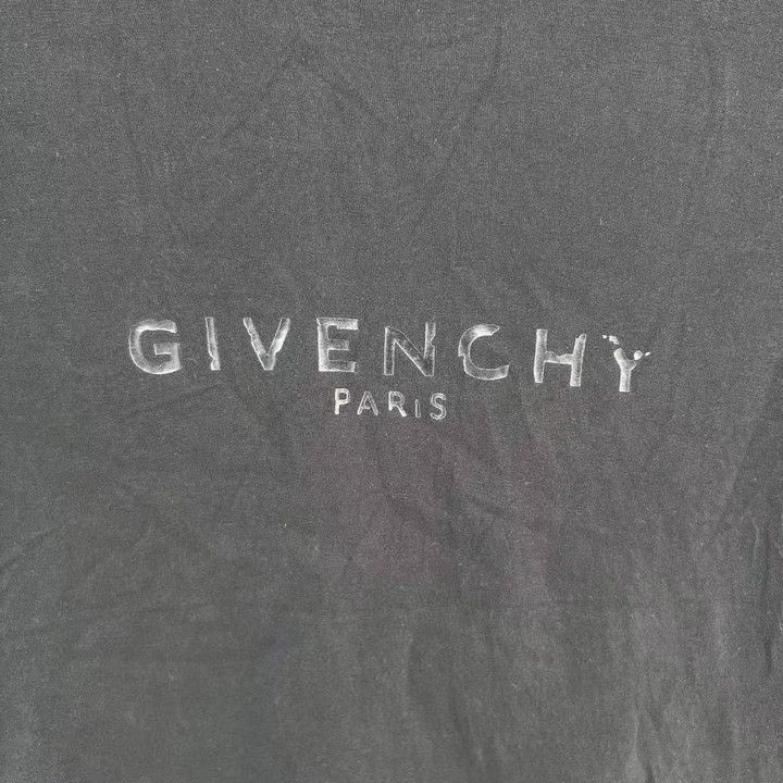 Givenchy Givenchy Small logo short sleeve OS XS Size US XS / EU 42 / 0 - 3 Thumbnail