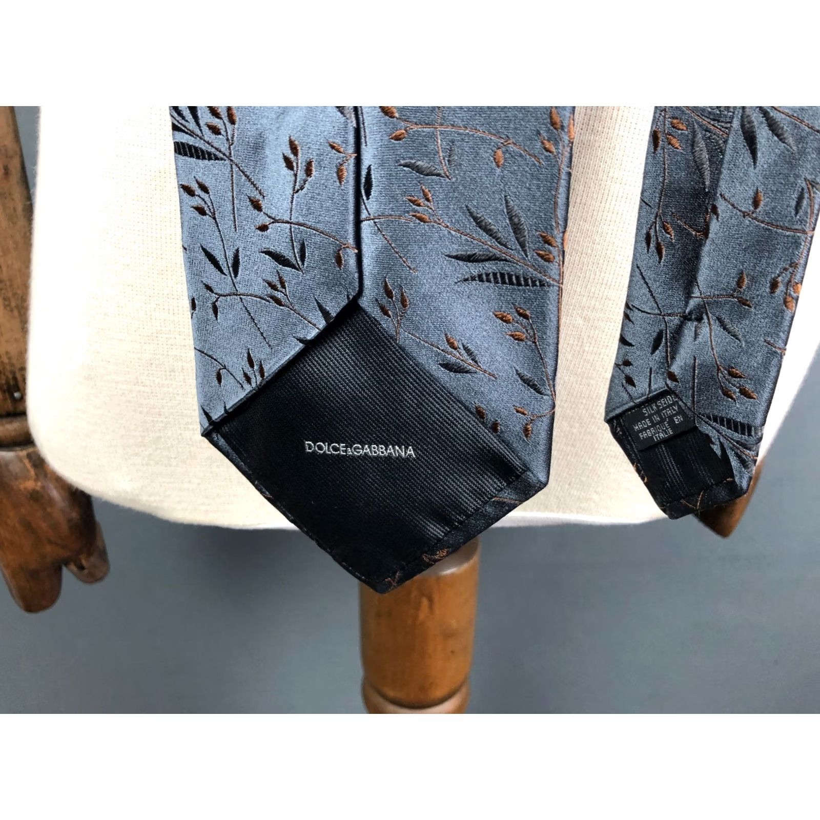 Dolce & Gabbana Dolce&Gabbana Men's Tie Gray Silk Floral Necktie Classic Handmade Clip Adjustable Width 3.9" Length 57.9" Silk Floral Pattern Luxury Size ONE SIZE - 4 Thumbnail
