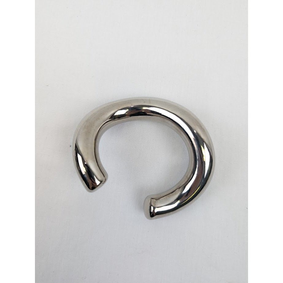 Balenciaga o1rshd1 Size: OS / C Shaped Bracelet in Silver Size ONE SIZE - 8 Thumbnail