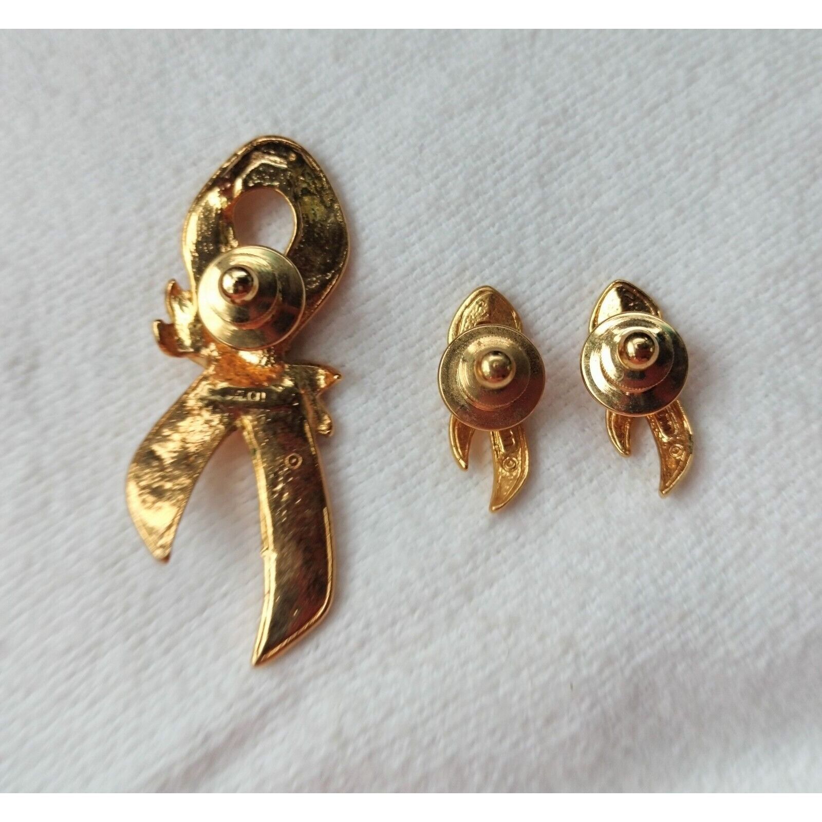 Vintage Avon Breast Cancer Awareness Pin Earring Set Rose Pink Ribbo Size ONE SIZE - 7 Thumbnail