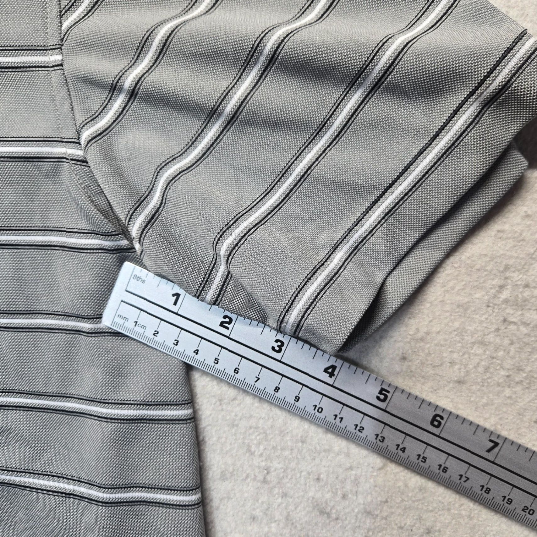 Izod IZOD Gray Performance Polo Shirt Adult Large Short Sleeve Regular Fit Golf Activewear Mens Size US L / EU 52-54 / 3 - 5 Thumbnail