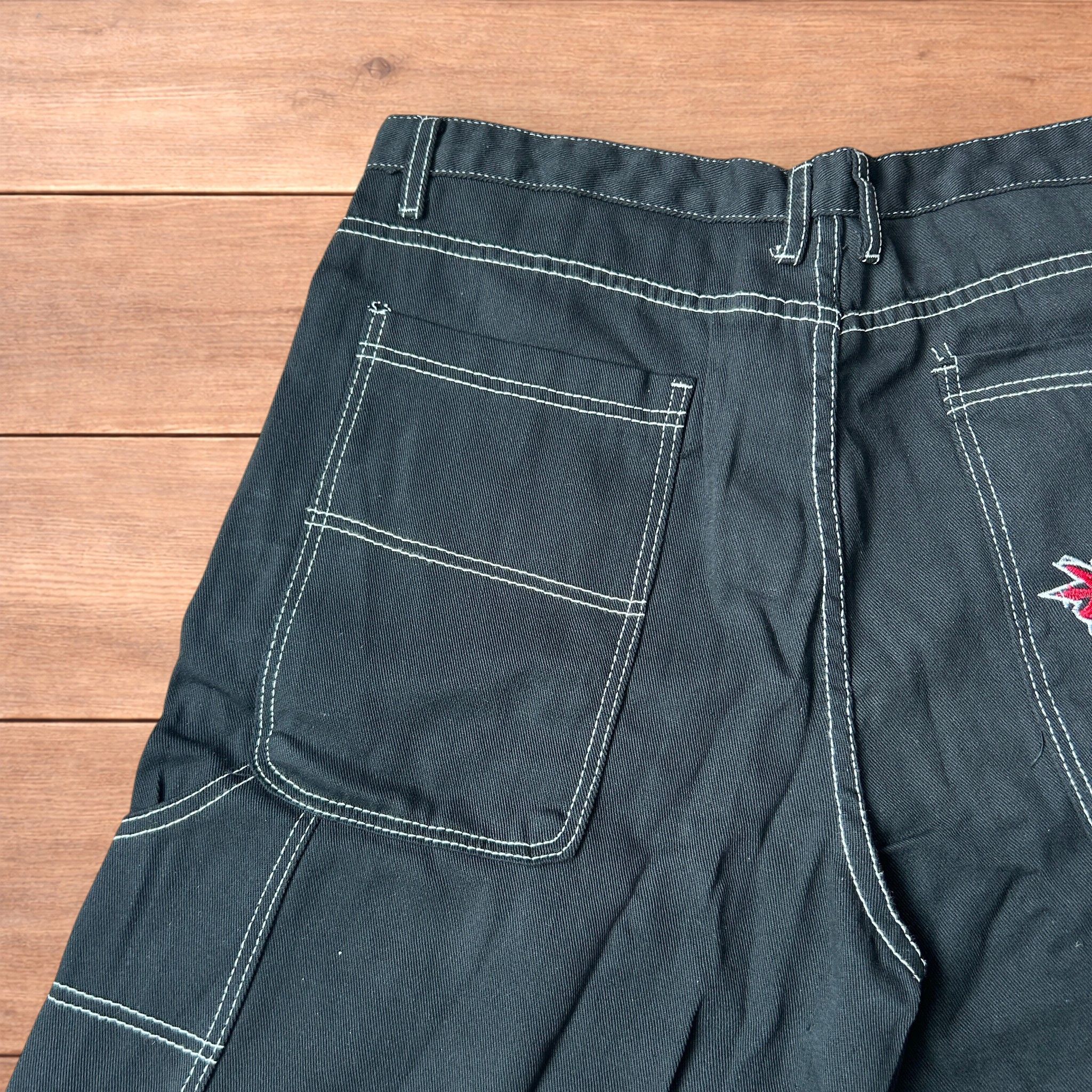 Japanese Brand Super baggy long skater short jorts in black w. embroidery.. Size US 34 / EU 50 - 4 Thumbnail