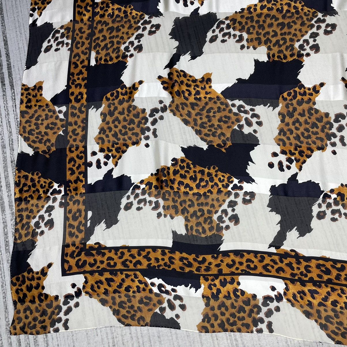 Saint Laurent Paris YvesSaintLaurent leopard silk Scarf Size ONE SIZE - 4 Thumbnail