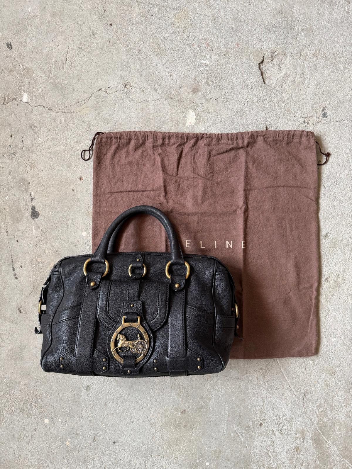 Celine Celine Horse Carriage Logo Shoulder Bag Black Size ONE SIZE - 1 Thumbnail