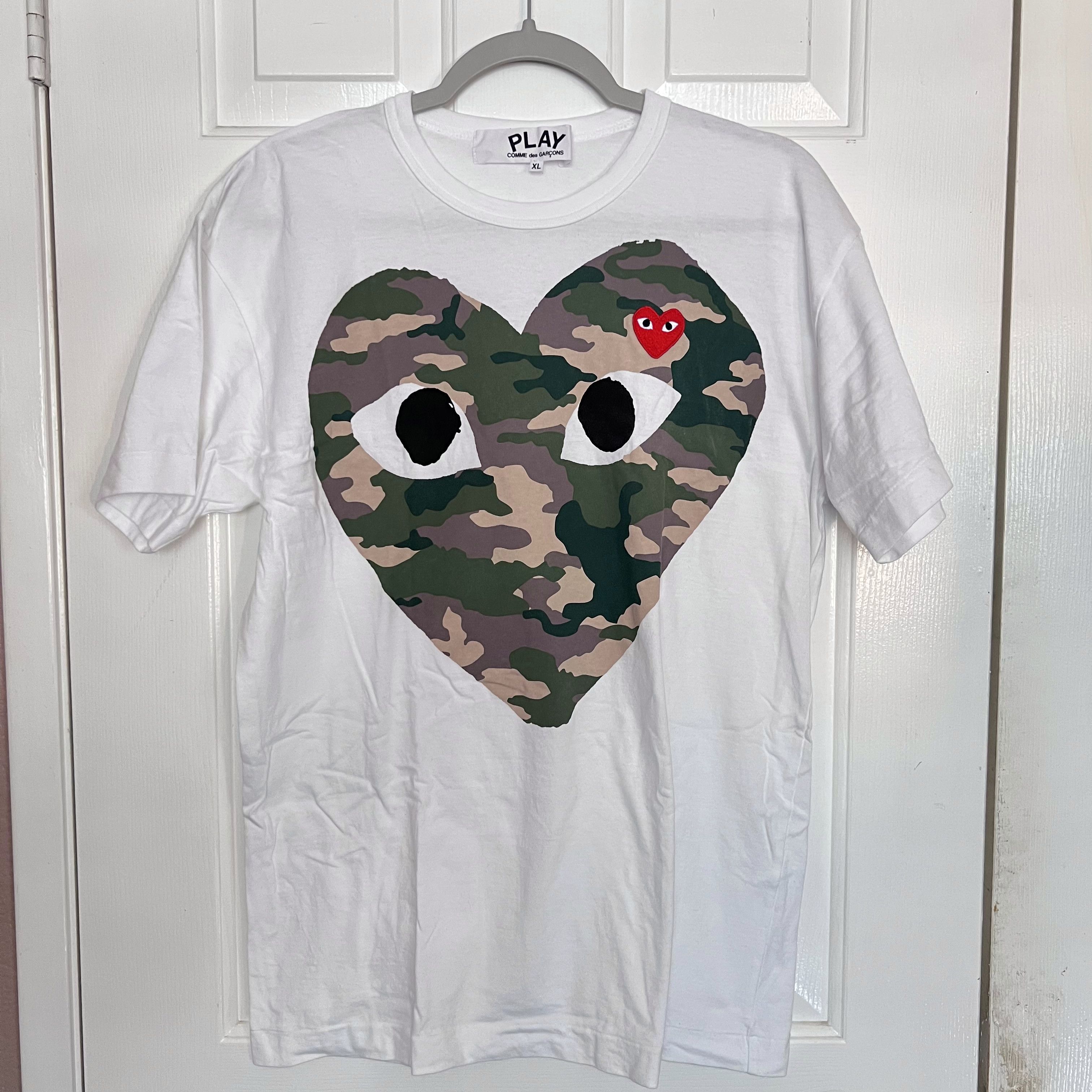 Comme des Garcons COMME des GARCON GREEN CAMO HEART front Graphic Tee Size US XL / EU 56 / 4 - 4 Thumbnail