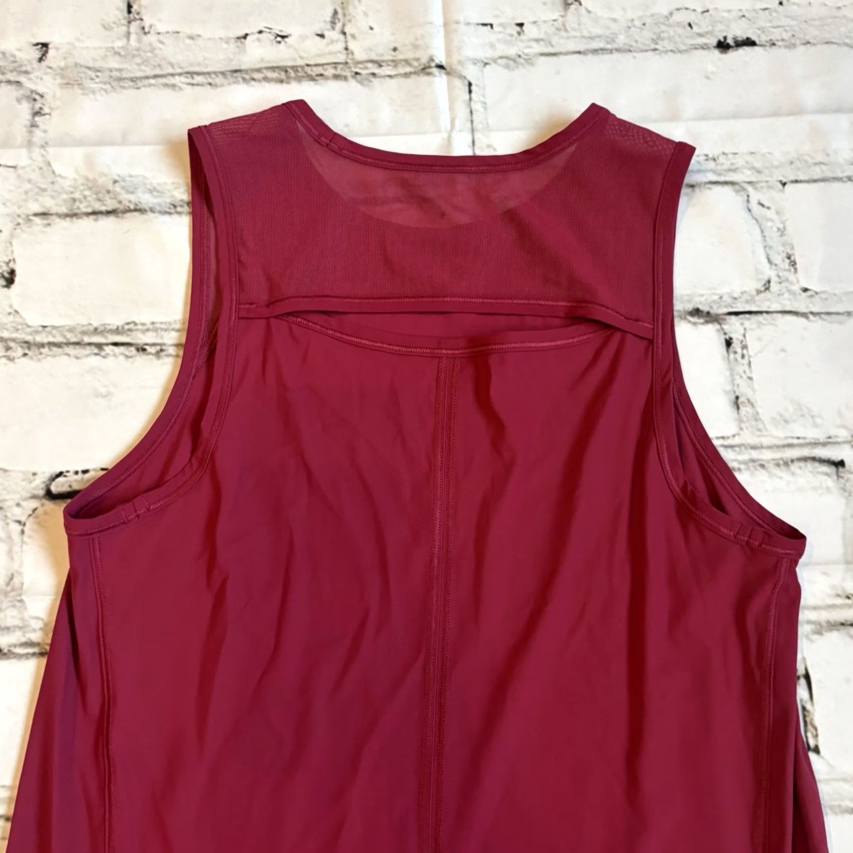 Lululemon Womens Lululemon Open Back Tank Sleeveless Shirt Merlot Red sz Small (4-6) Size S / US 4 / IT 40 - 7 Thumbnail
