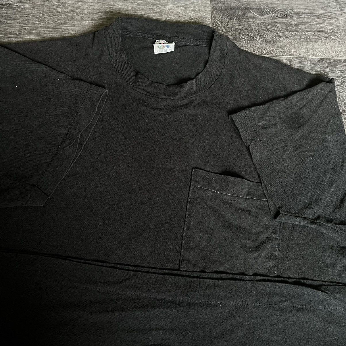 Vintage Vintage 1990s Fruit of the Loom Pocket Blank Black Tee Faded Size US XL / EU 56 / 4 - 2 Thumbnail