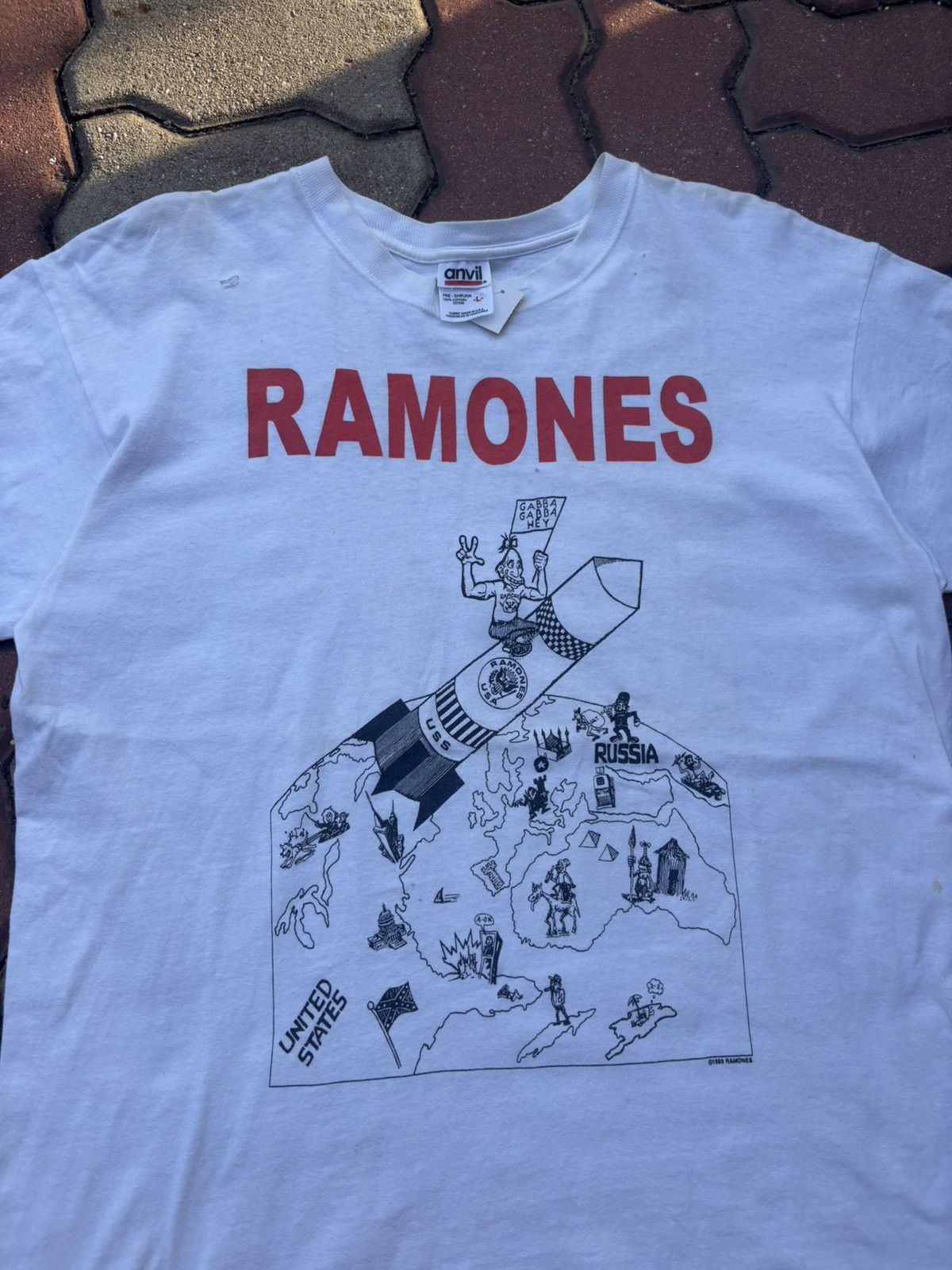 Band Tees Vintage Ramones Gabba Gabba Hey Tshirt Size US L / EU 52-54 / 3 - 3 Thumbnail