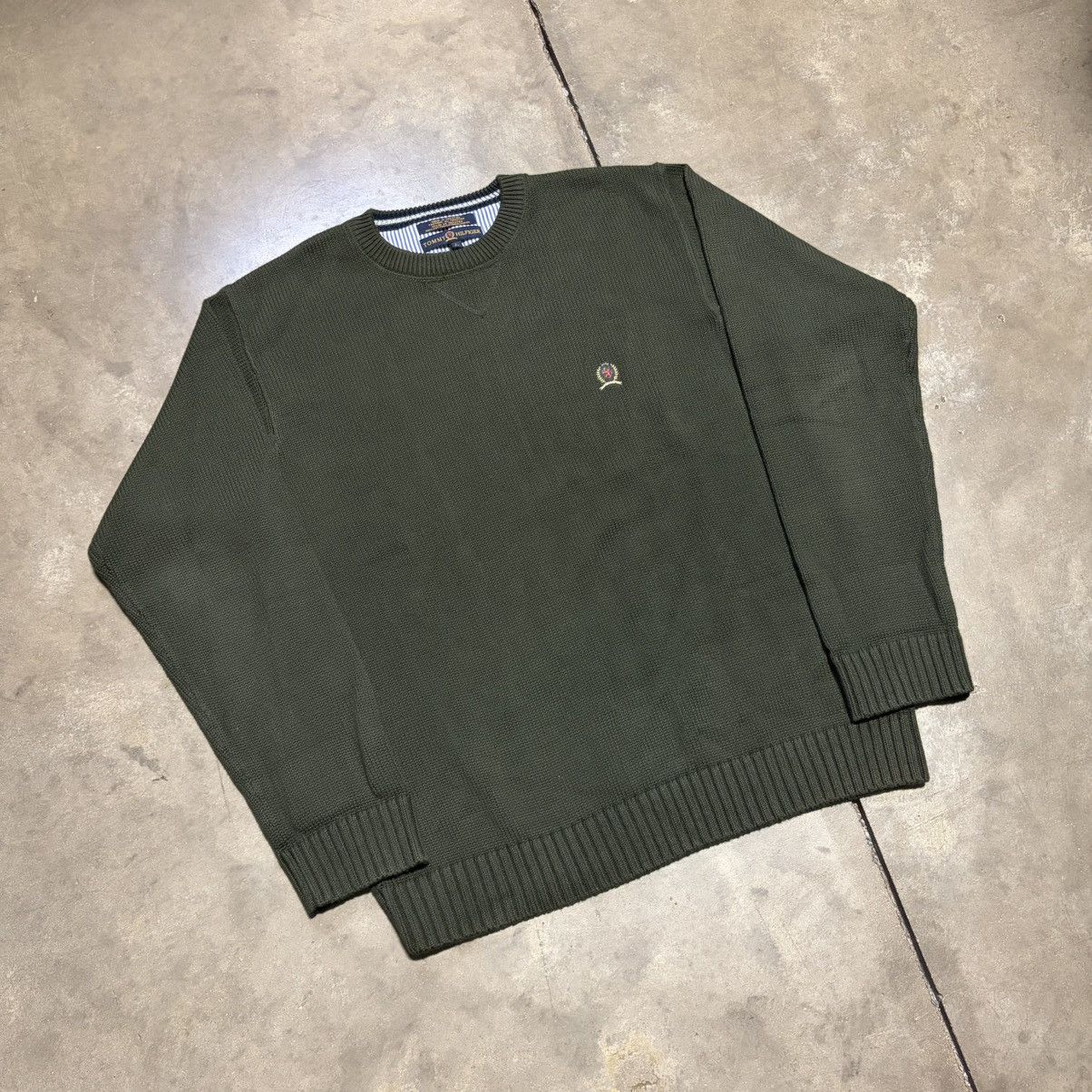 Tommy Hilfiger Vintage Tommy Hilfiger Sweater Crest Logo Knit Crewneck 90s Size US L / EU 52-54 / 3 - 4 Thumbnail