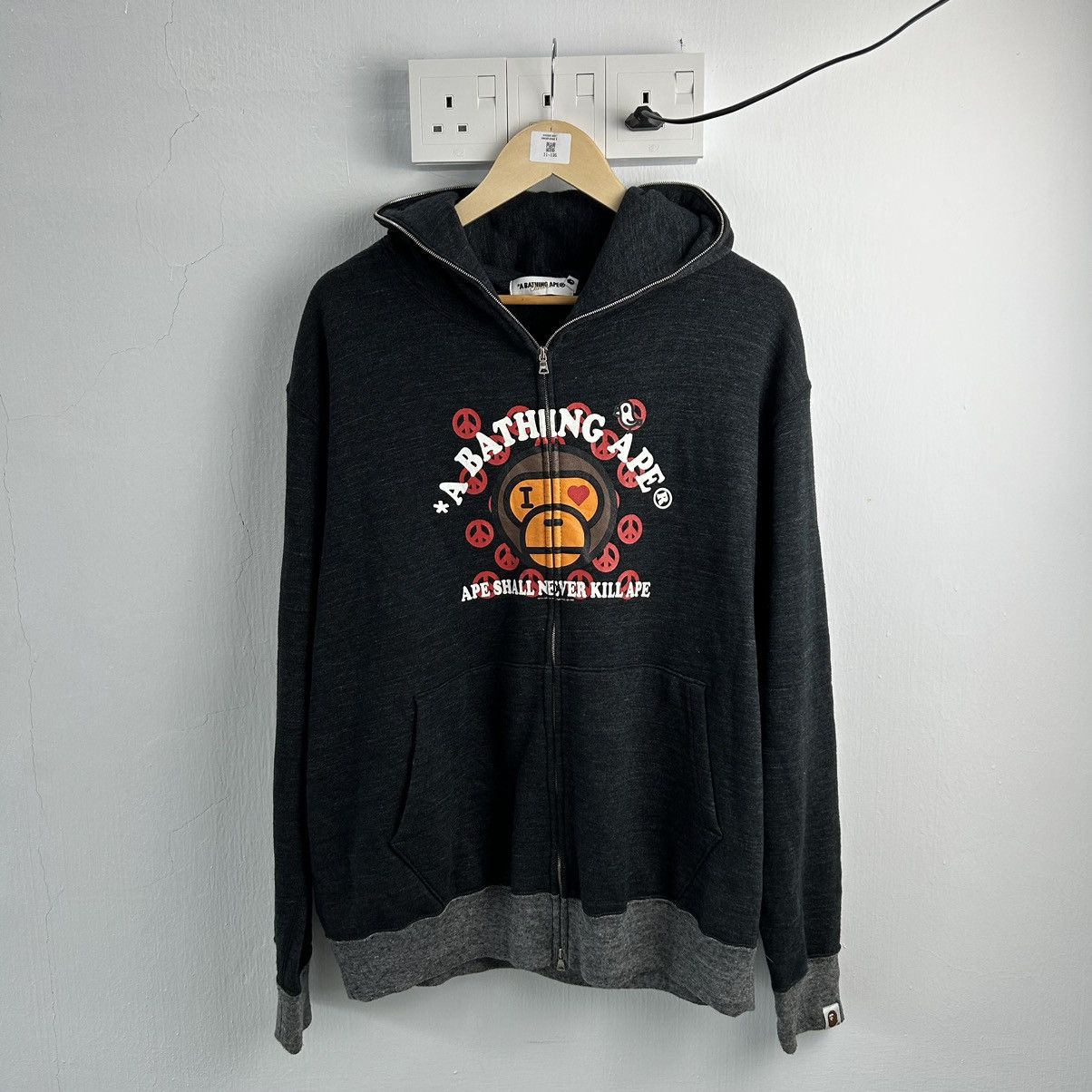 Bape Baby Milo Peace & Love Full Zip Hoodie Size US L / EU 52-54 / 3 - 1 Thumbnail