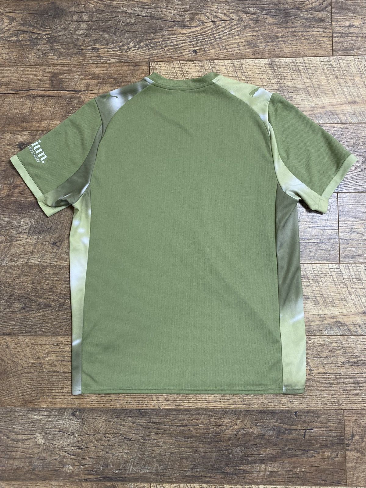 Puma Puma Leyton Orient FC Training Jersey - Size L - Olive Green Size US L / EU 52-54 / 3 - 8 Thumbnail