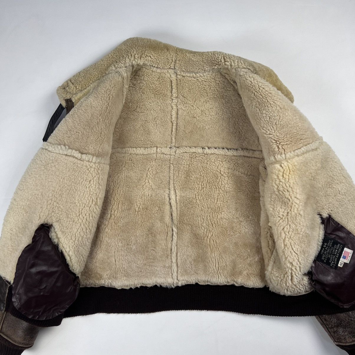 Avirex Vintage 80s Avirex B-6 sheepskin bomber jacket Size US L / EU 52-54 / 3 - 4 Thumbnail