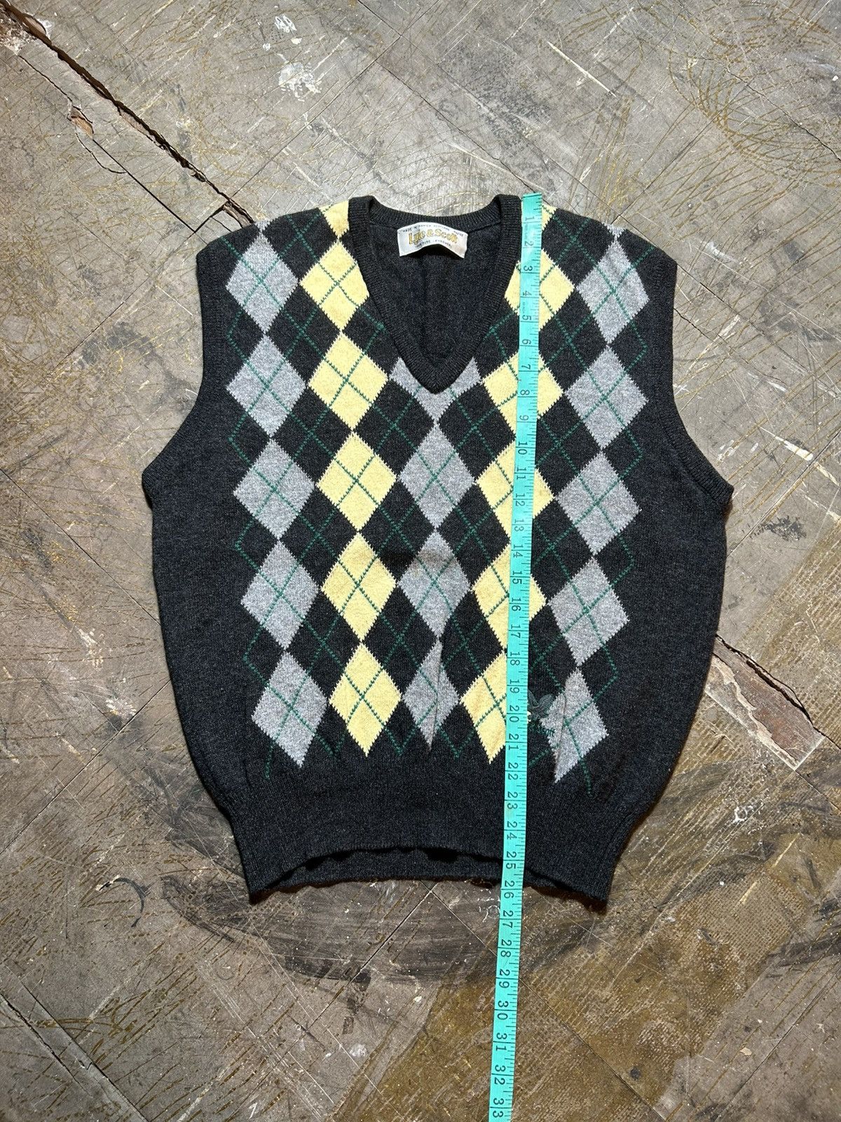 Lyle & Scott Lyle & Scott Knitted Wool V-Neck Sleeveless Size US M / EU 48-50 / 2 - 11 Thumbnail