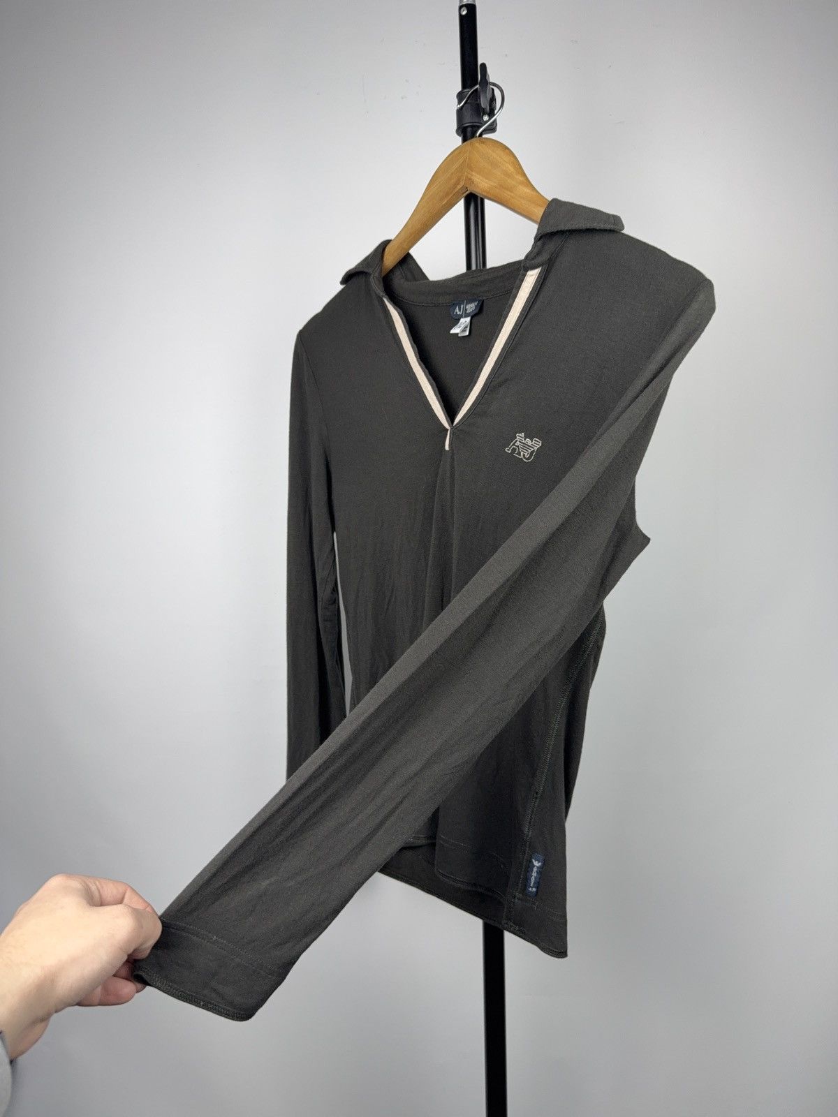 Armani Vintage 90s Retro Armani Jeans V-Neck Long Sleeve Logo Top Size M / US 6-8 / IT 42-44 - 7 Thumbnail