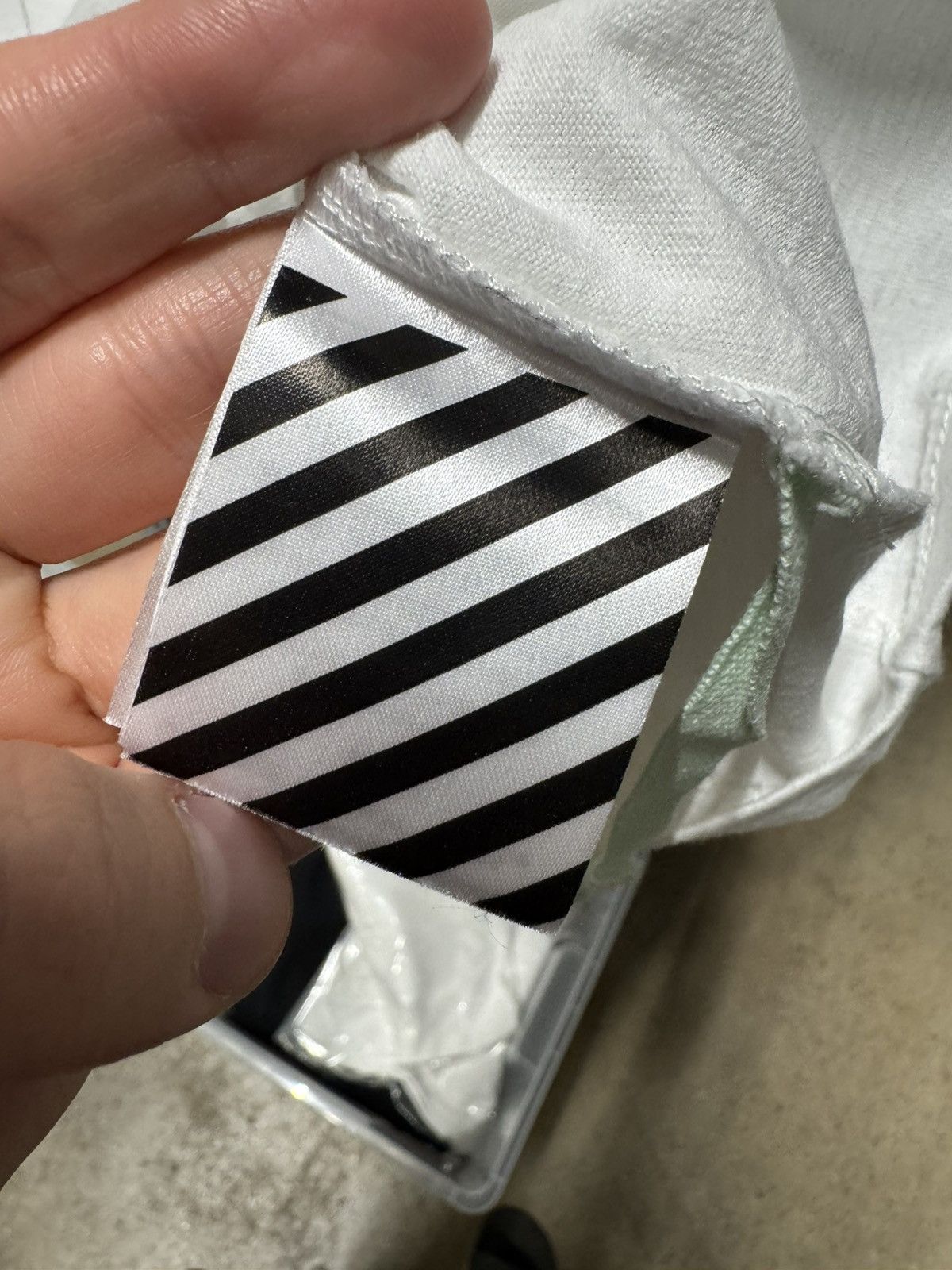 Off-White Off-White Diag Sprayed T-Shirt NEW 500$ Size US L / EU 52-54 / 3 - 4 Thumbnail