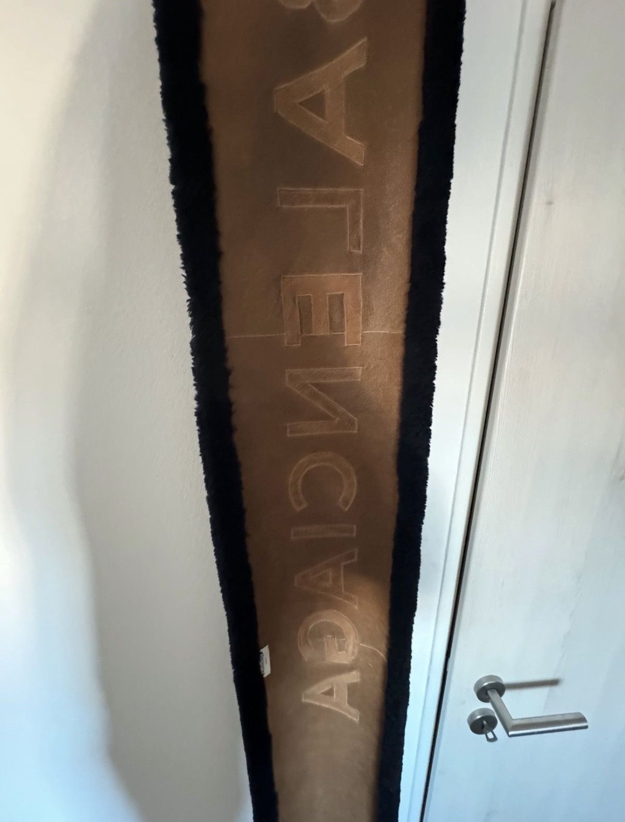 Balenciaga Balenciaga lambskin/leather shawl, like new Size ONE SIZE - 2 Thumbnail