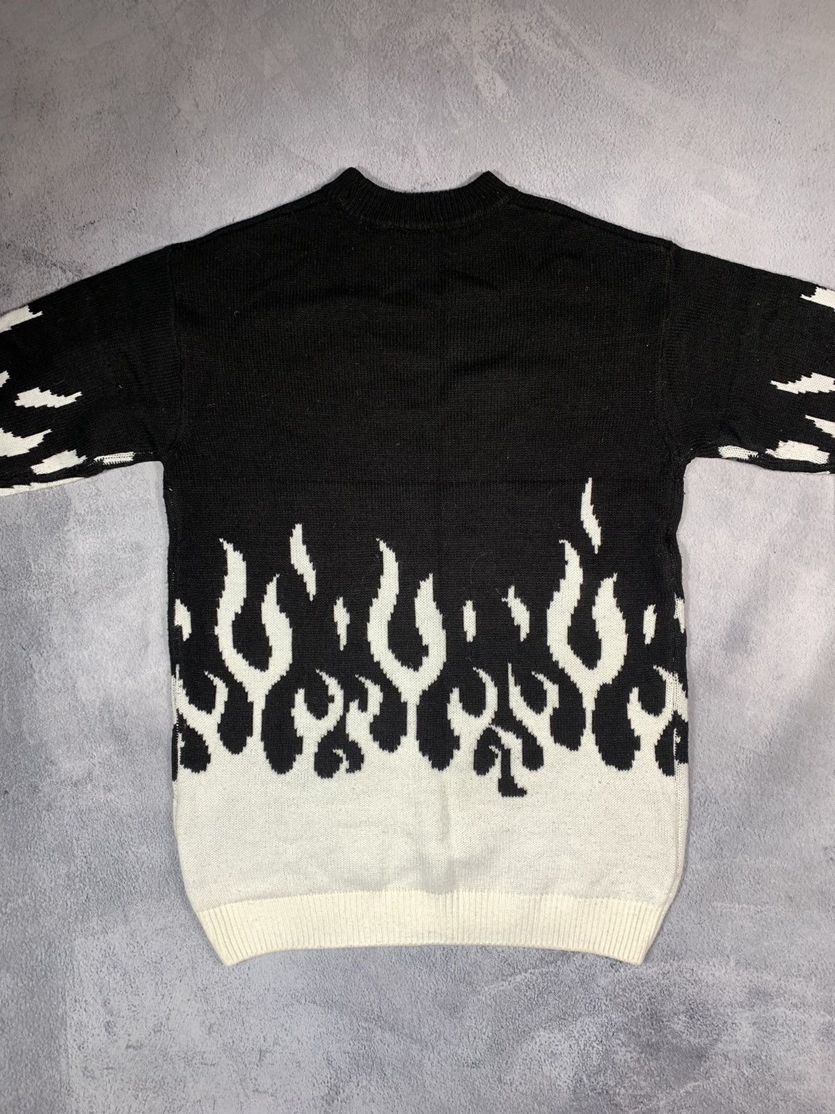 Vintage Vintage Y2K Japanese fire long sweater opium size S Size US S / EU 44-46 / 1 - 10 Thumbnail