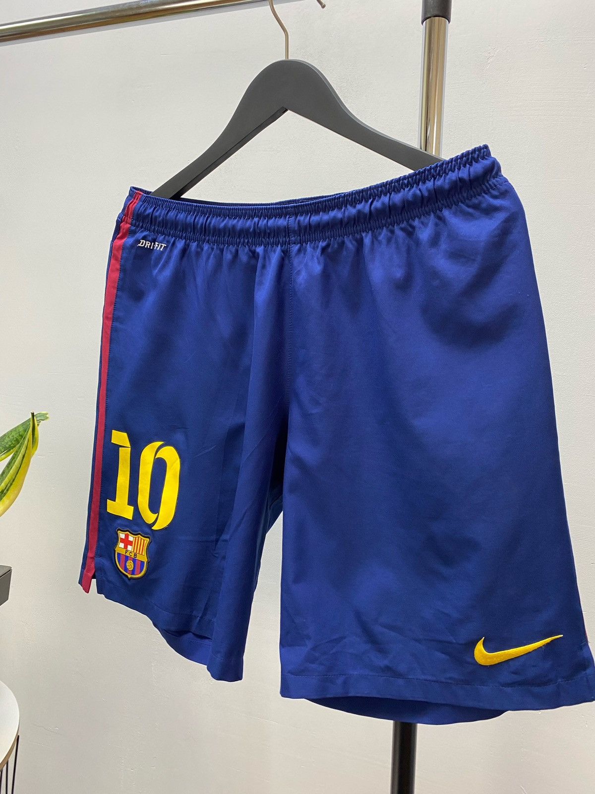 Nike 10# Messi Barcelona Nike Soccer Shorts Size US 34 / EU 50 - 4 Thumbnail