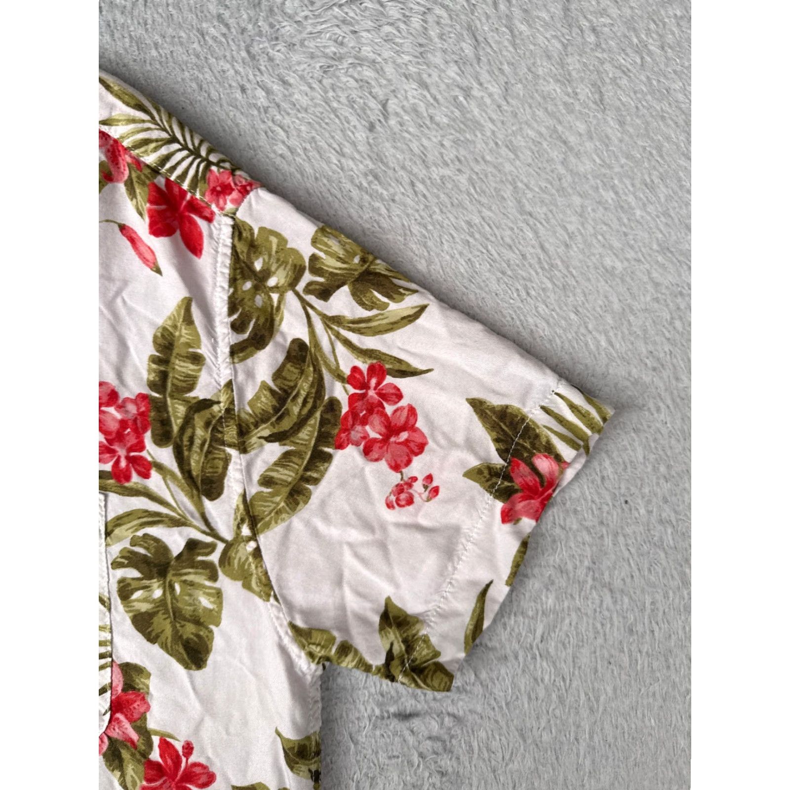 Vintage St. John's Bay Shirt Men L White Floral Hawaiian 100% Rayon Pocket Button-Up Classic Short Sleeve Casual Mens Size US L / EU 52-54 / 3 - 2 Thumbnail