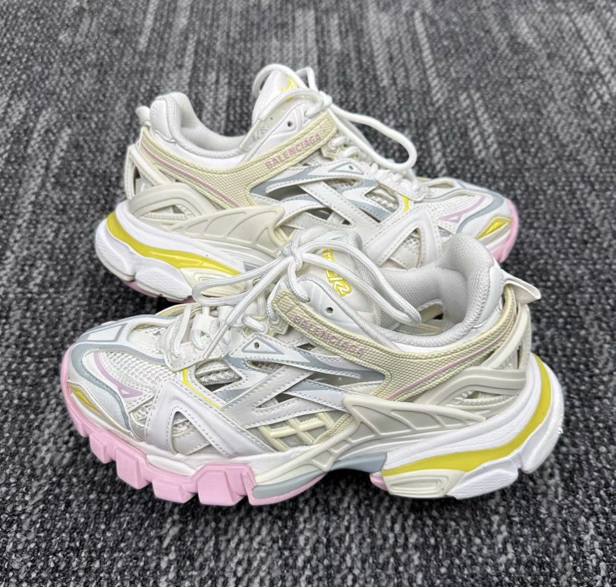 Balenciaga Balenciaga Track 2.0 White & Pink Candy Sneakers J42 Size US 6 / IT 36 - 4 Thumbnail