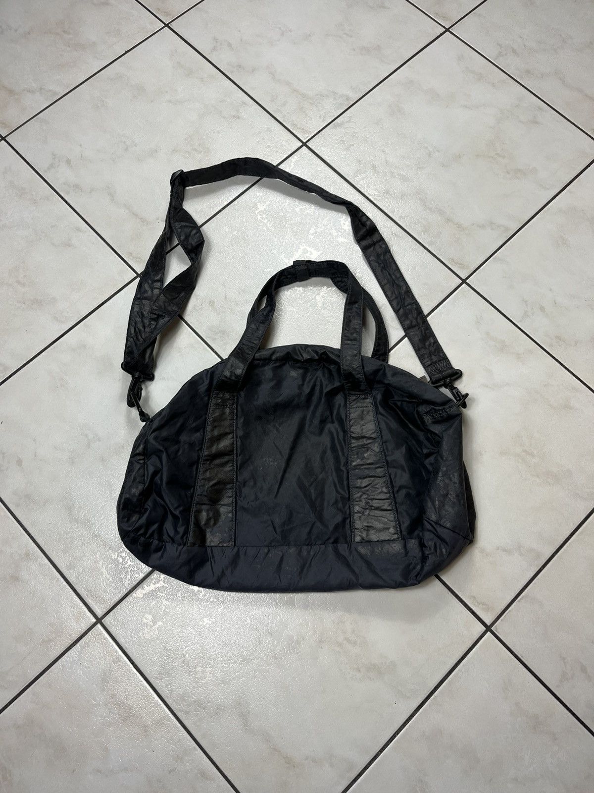 Nike × Vintage Vintage Nike y2k sport gym bag small travel crossbody swoosh Size ONE SIZE - 8 Thumbnail