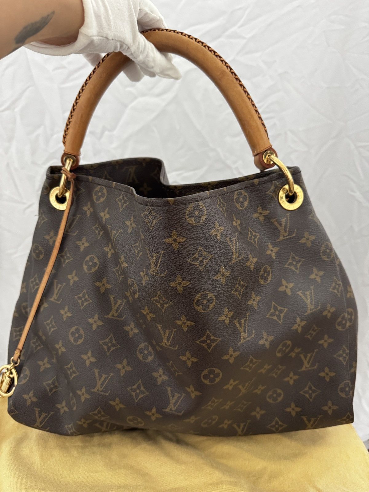 Louis Vuitton Louis Vuitton Artsy Hobo Bag Size ONE SIZE - 1 Thumbnail