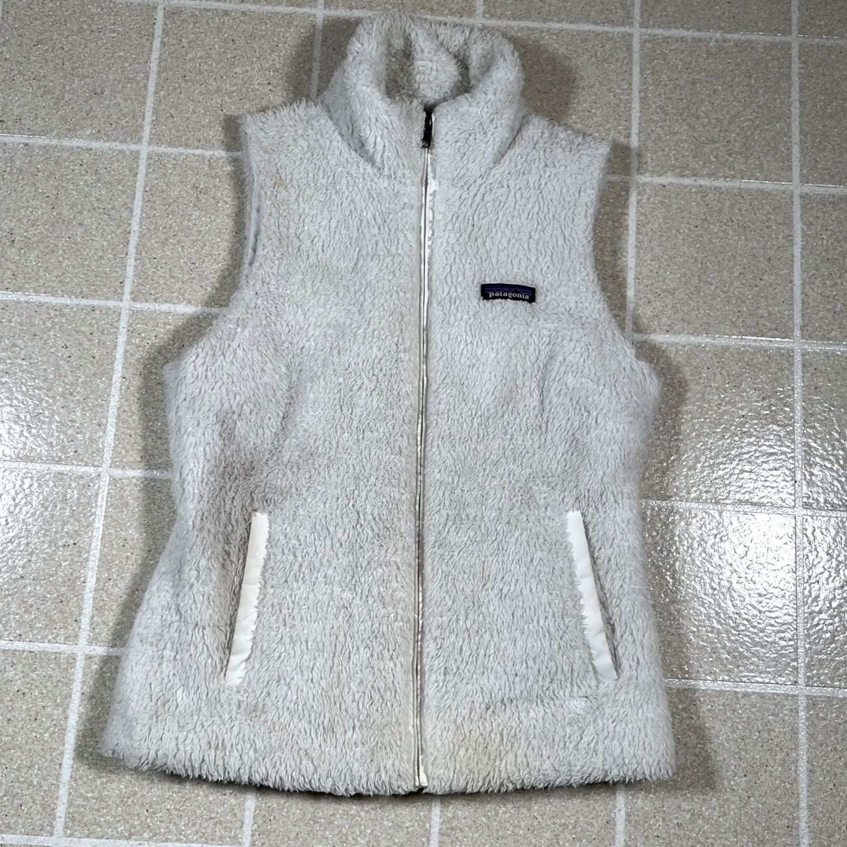 Patagonia VINTAGE? (No) -> Patagonia Los Gatos Fleece Vest White Full Zip Women’s M Medium Sherpa Polyester Size M / US 6-8 / IT 42-44 - 2 Thumbnail
