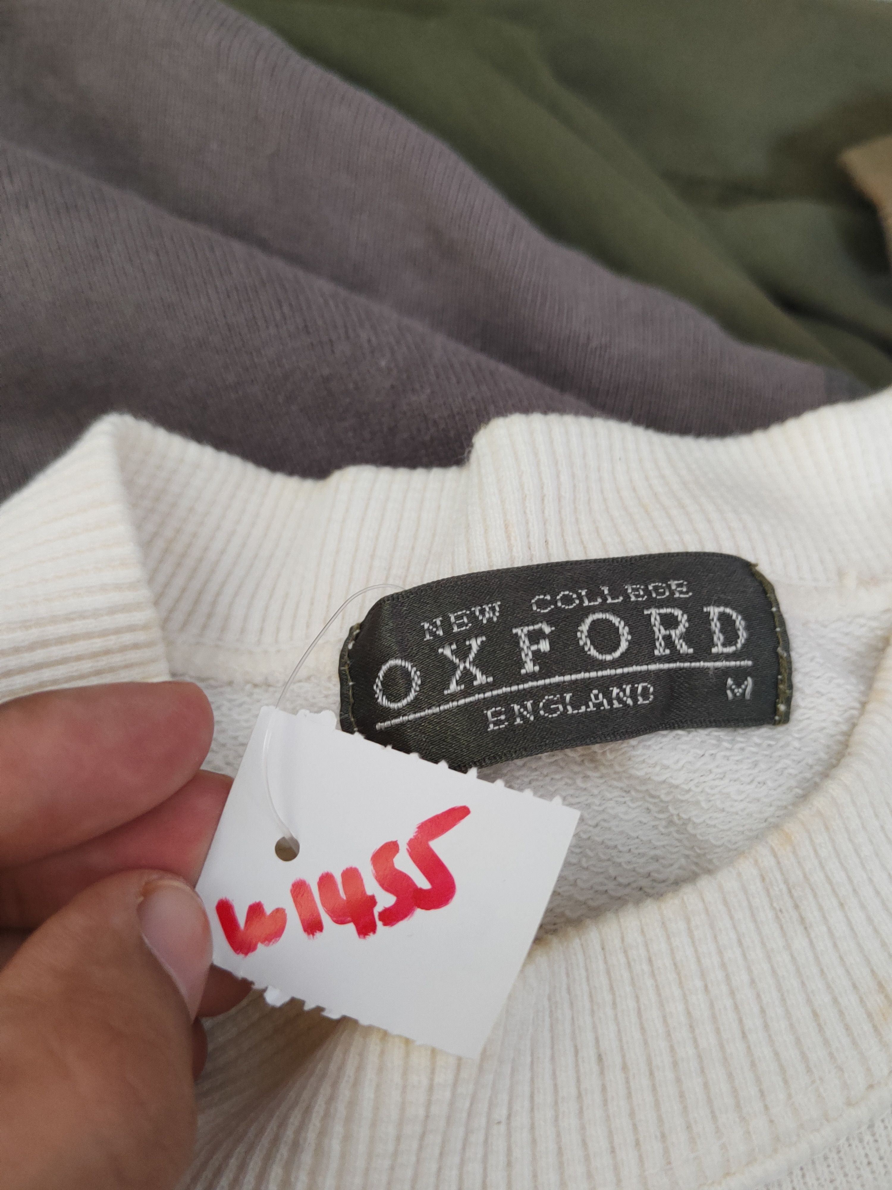Vintage New College Oxford vintage White Sweatshirts #W1455 Size US M / EU 48-50 / 2 - 12 Thumbnail
