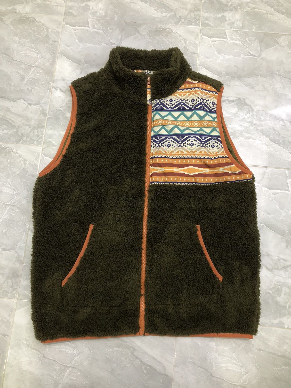 Japanese Brand Titicaca Olive Sherpa Fleece Vest Tribal Panel Size US M / EU 48-50 / 2 - 12 Thumbnail