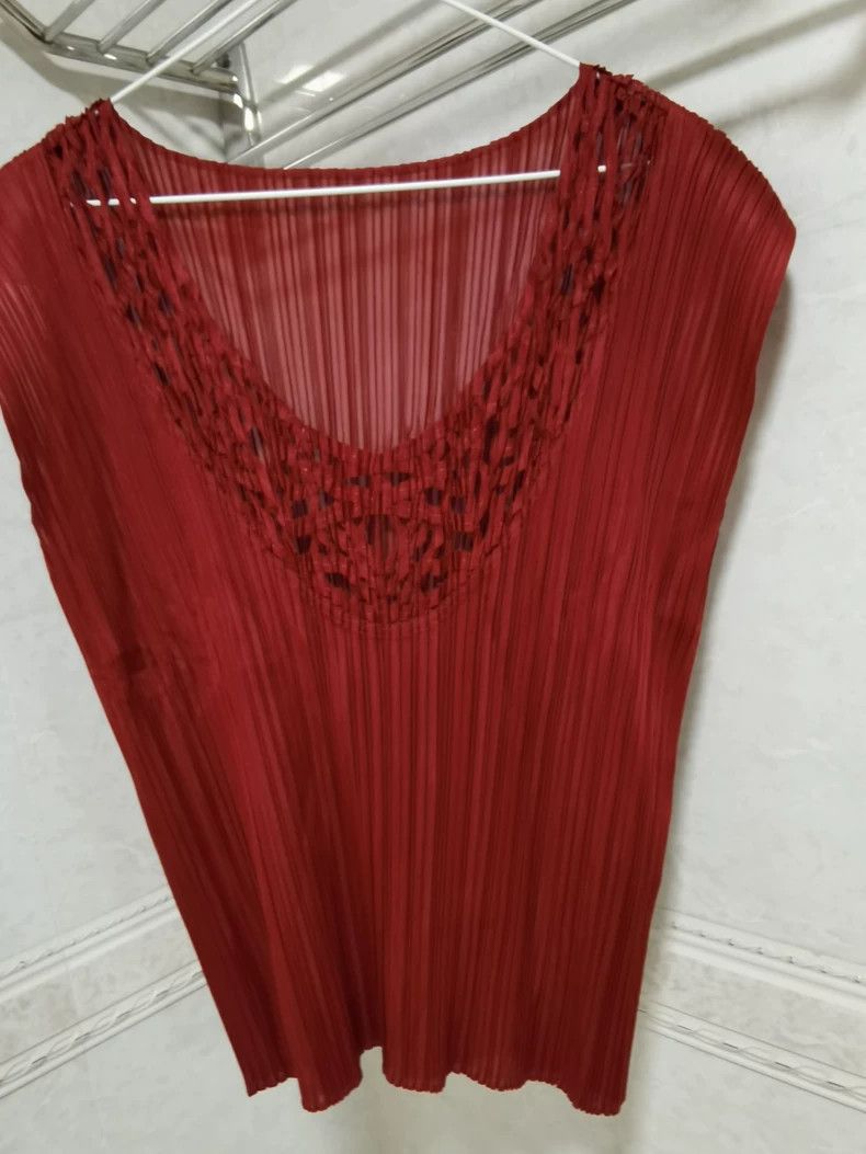 Issey Miyake issey miyake size:3 Red vest 2505-Nextarrow Size XXS / US 00 / IT 34 - 1 Thumbnail