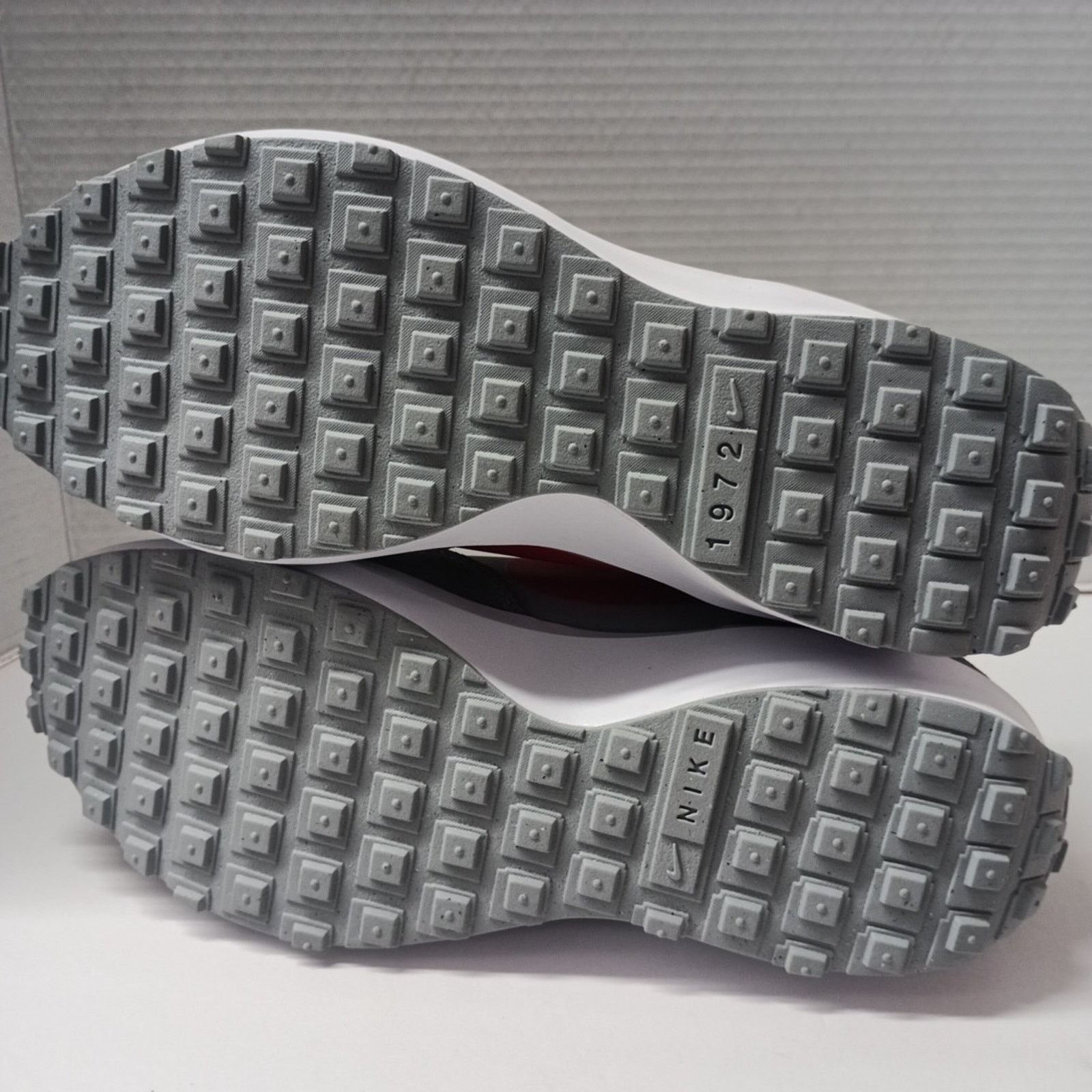 Nike Nike Waffle Nav Men's Running Size 11.5 Wolf Gray Red NWOB Size US 11.5 / EU 44-45 - 7 Thumbnail