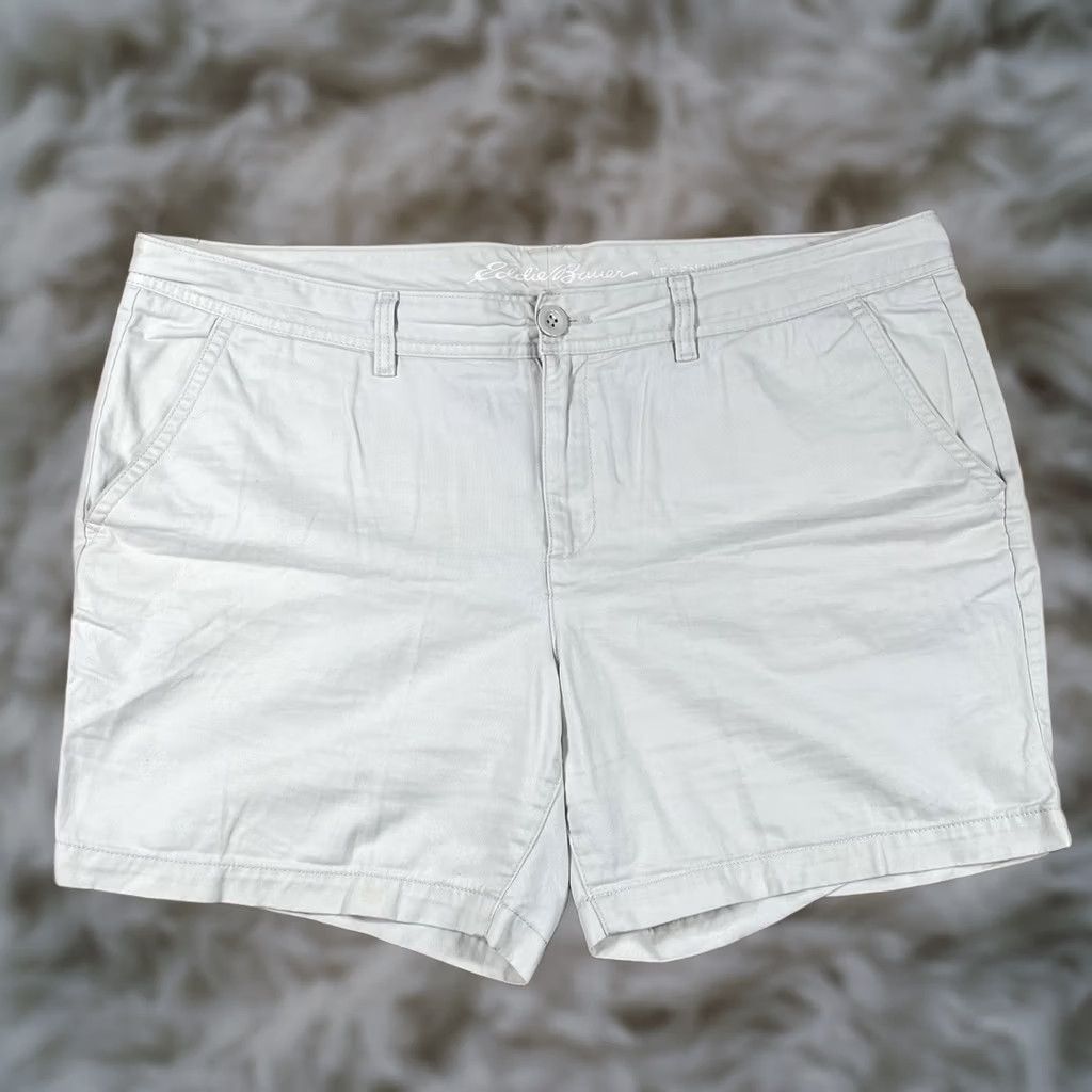 Eddie Bauer VINTAGE Eddie Bauer Shorts Womens 16 Beige LegendWash Chino Flat Front Khaki Slacks Size 38" / US 16 / IT 52 - 1 Thumbnail