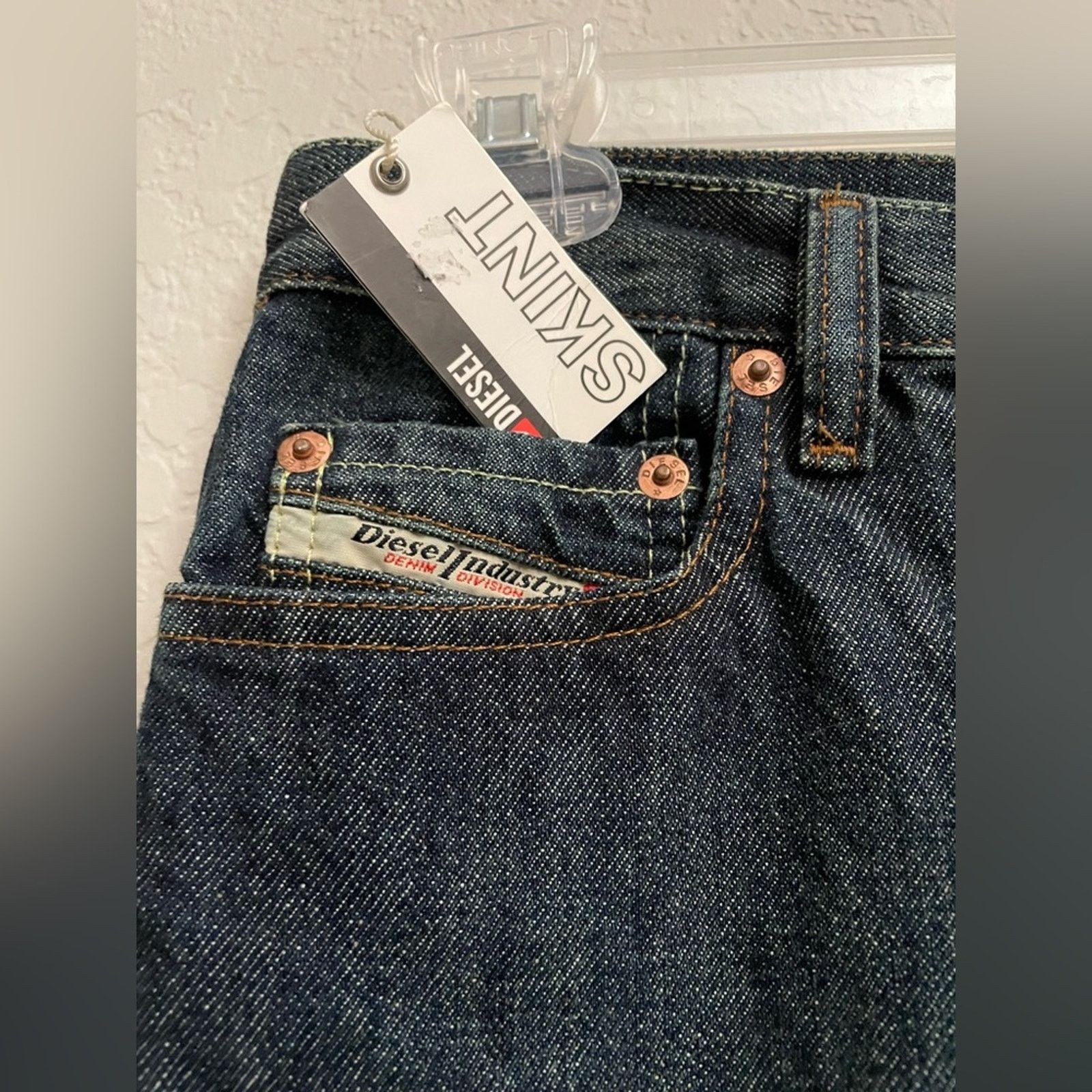 Diesel Diesel Skint Button Fly Straight Leg Jeans Men 28 Size US 28 / EU 44 - 2 Thumbnail