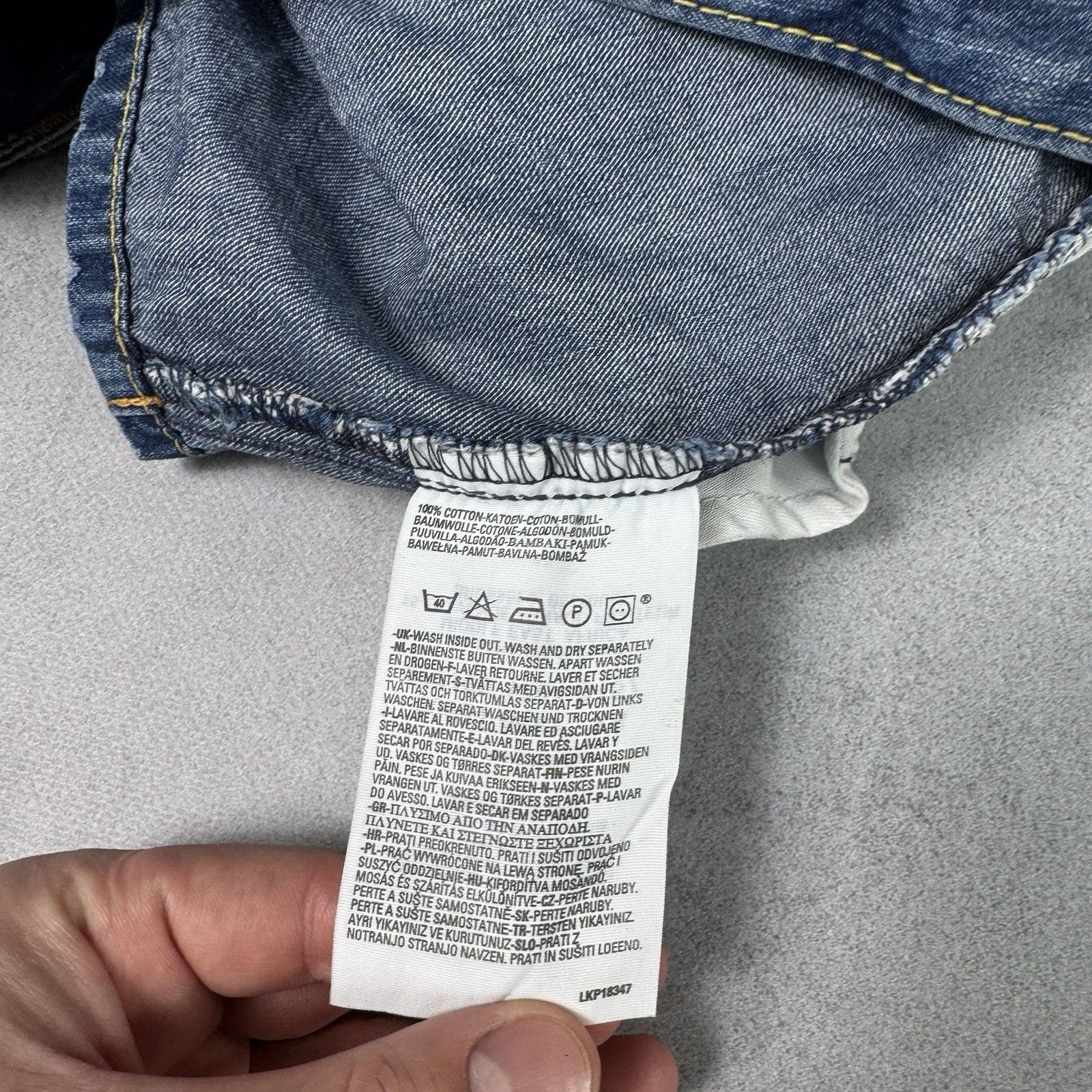Levi's Vintage Levis Mini Skirt Size Sx Blue Denim Short Size 28" / US 6 / IT 42 - 11 Thumbnail
