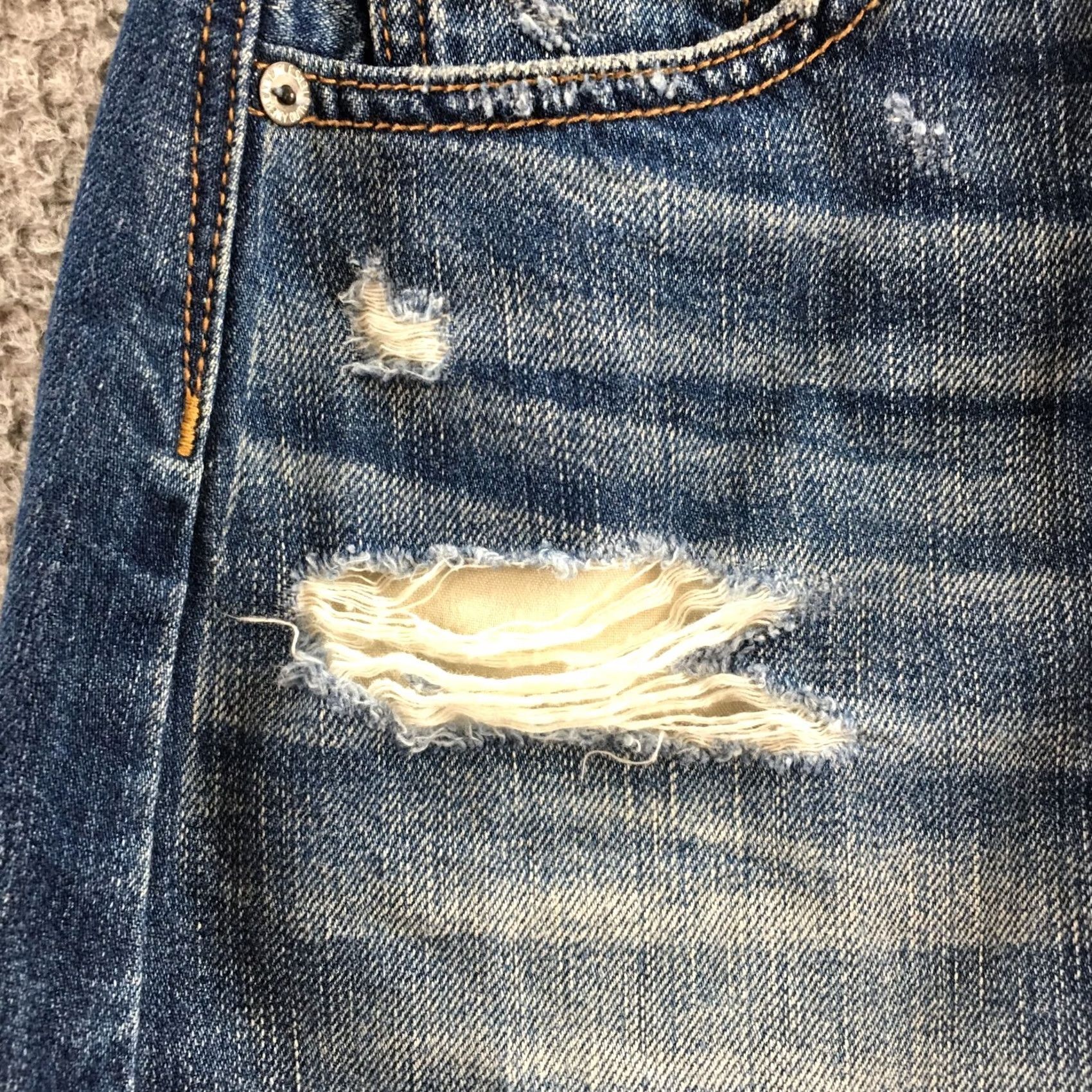 American Eagle Outfitters American Eagle Outfitters Mini Skirt Womens 0 Regular Blue Denim Distressed Zip Shorts? Size 25" / US 0 / IT 36 - 5 Thumbnail