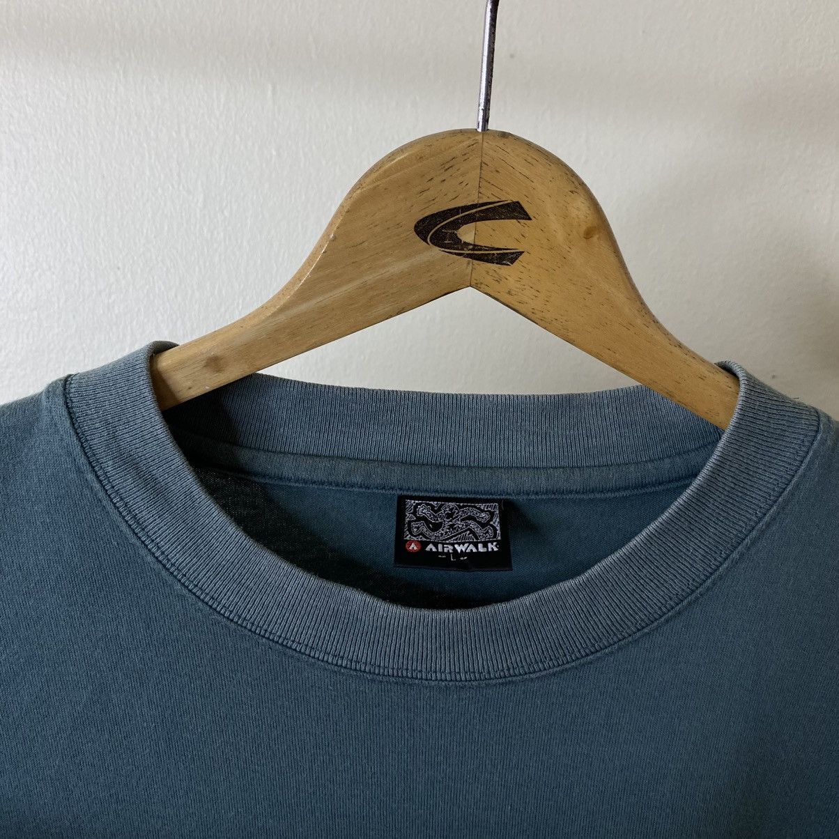 Airwalk Vintage 2000s Airwalk Skateboard Skater T Shirt Size US L / EU 52-54 / 3 - 11 Thumbnail