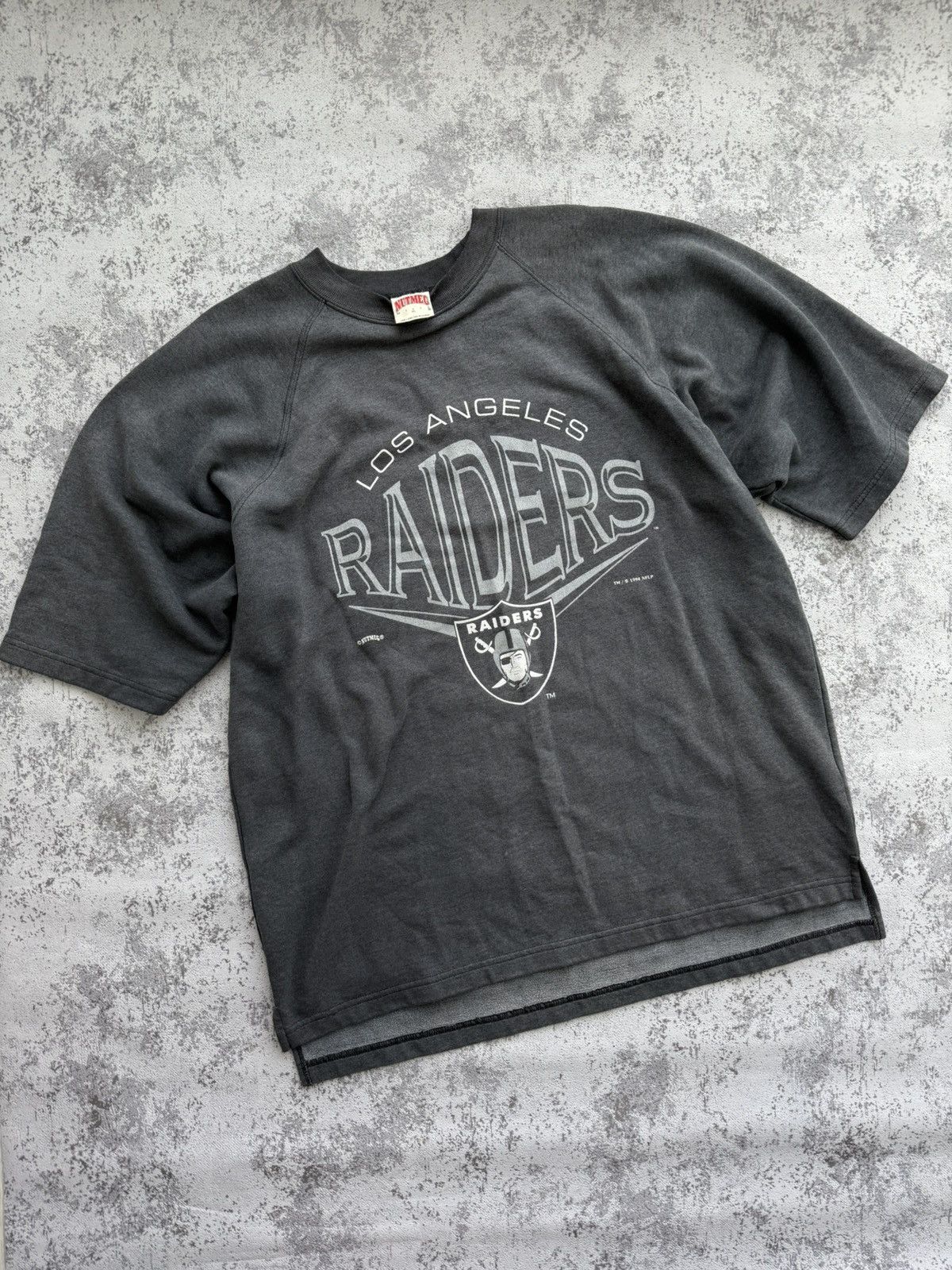 NFL × Nutmeg × Vintage Vintage 1994 Los Angeles Raiders Nutmeg Sweatshirt Shirt Size US XL / EU 56 / 4 - 2 Thumbnail