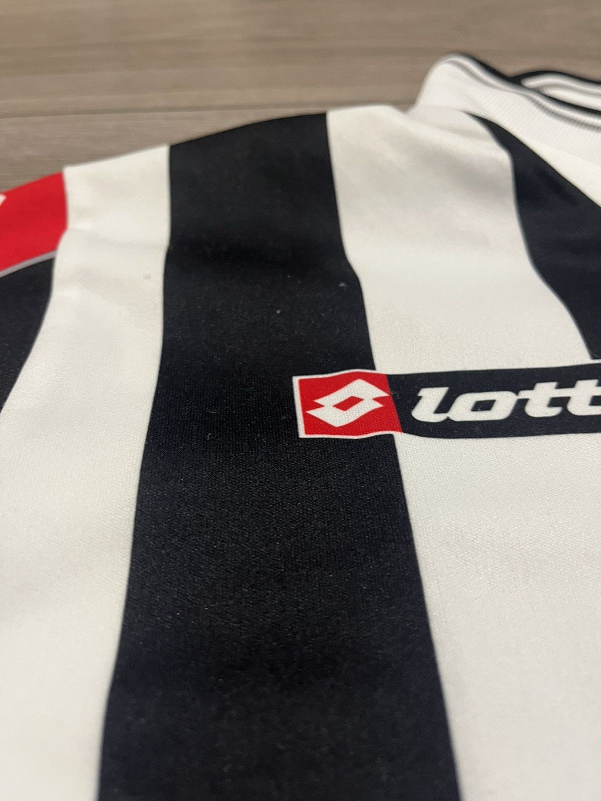 Lotto Sport × Vintage Juventus 2000/01 Football Shirt Lotto Soccer Vintage Jersey Size US S / EU 44-46 / 1 - 6 Thumbnail