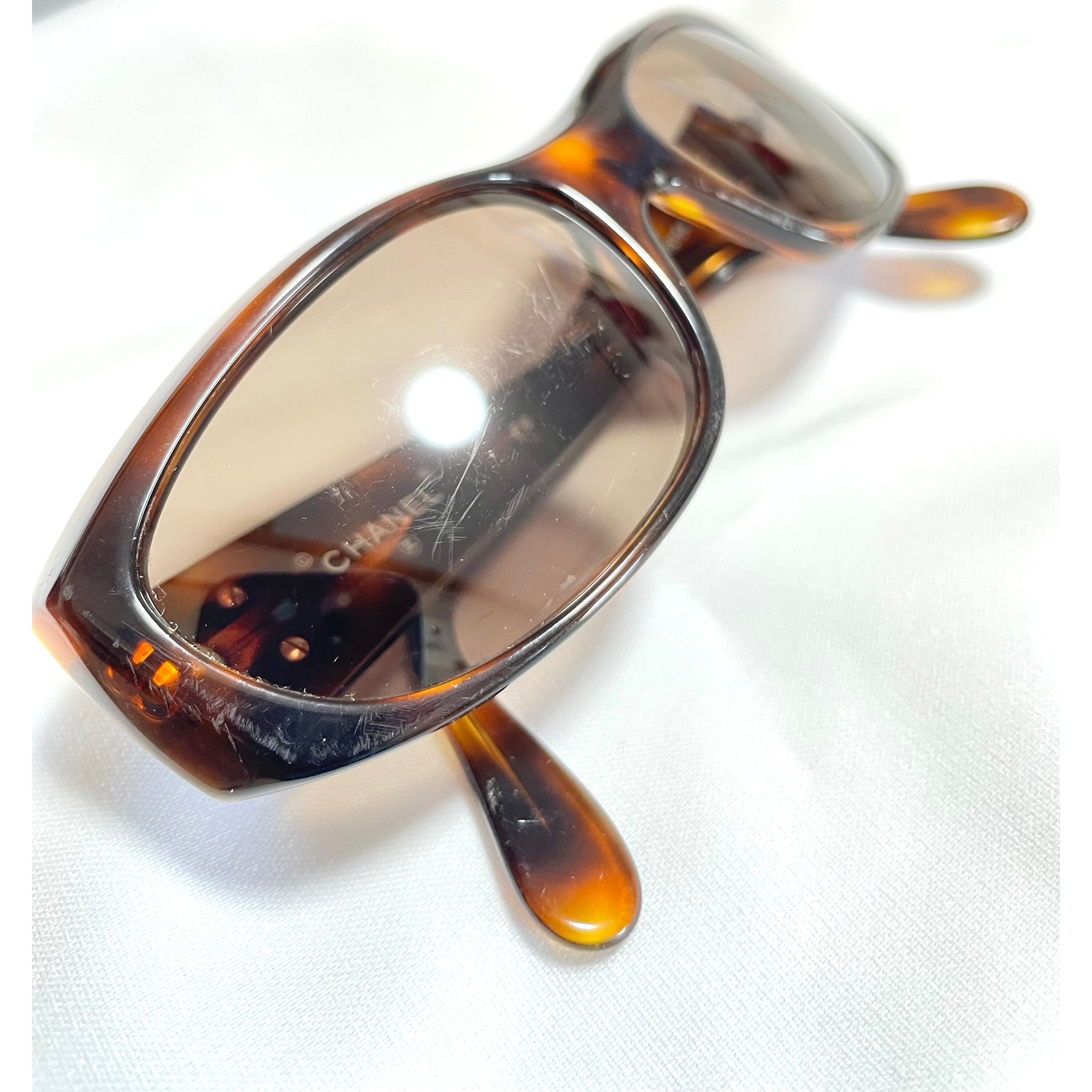Chanel Vintage CHANEL brown frame and grey shade sunglasses with go Size ONE SIZE - 8 Thumbnail