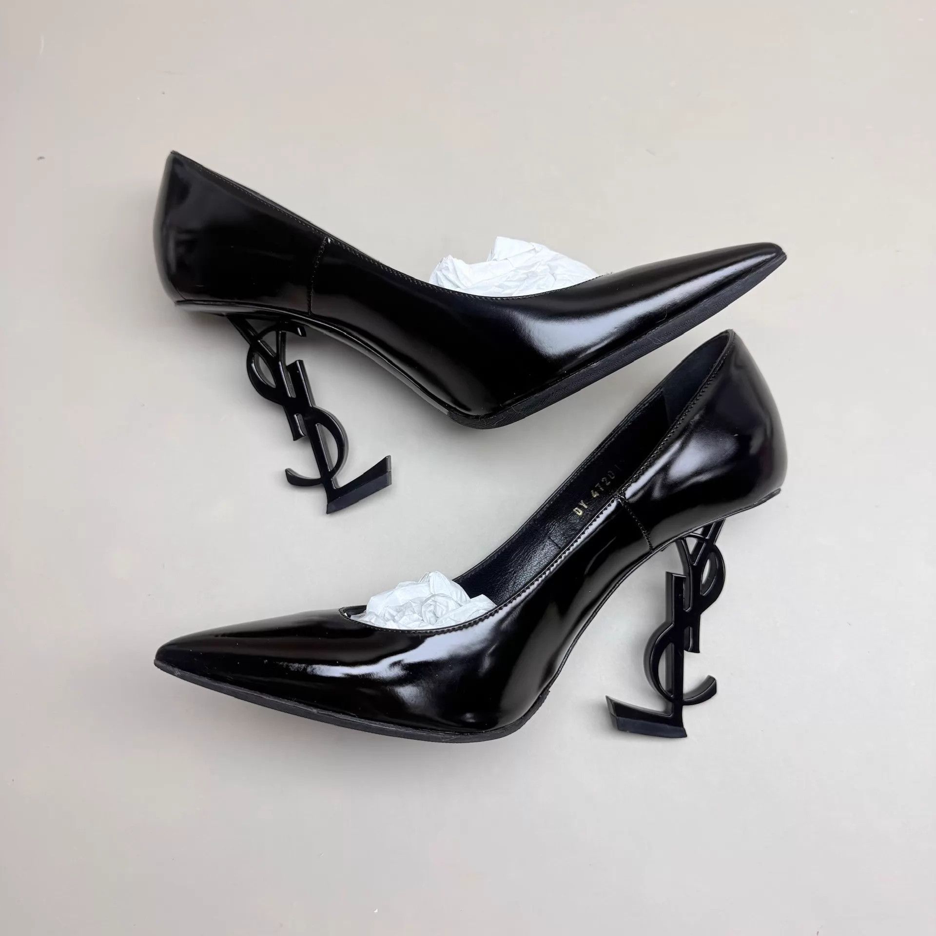 Yves Saint Laurent YSL Black Patent Leather Asymmetric Heel Pump Size 36 Size US 5.5 / IT 35.5 - 5 Thumbnail