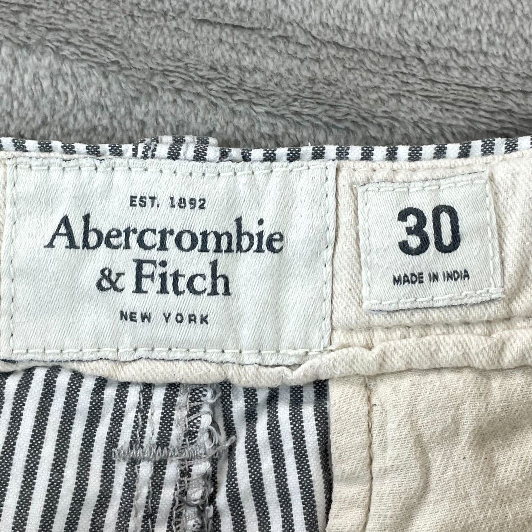 Abercrombie & Fitch Abercrombie & Fitch Shorts Mens 30 Gray Hickory Striped Button Fly Preppy 8" Size US 30 / EU 46 - 2 Thumbnail