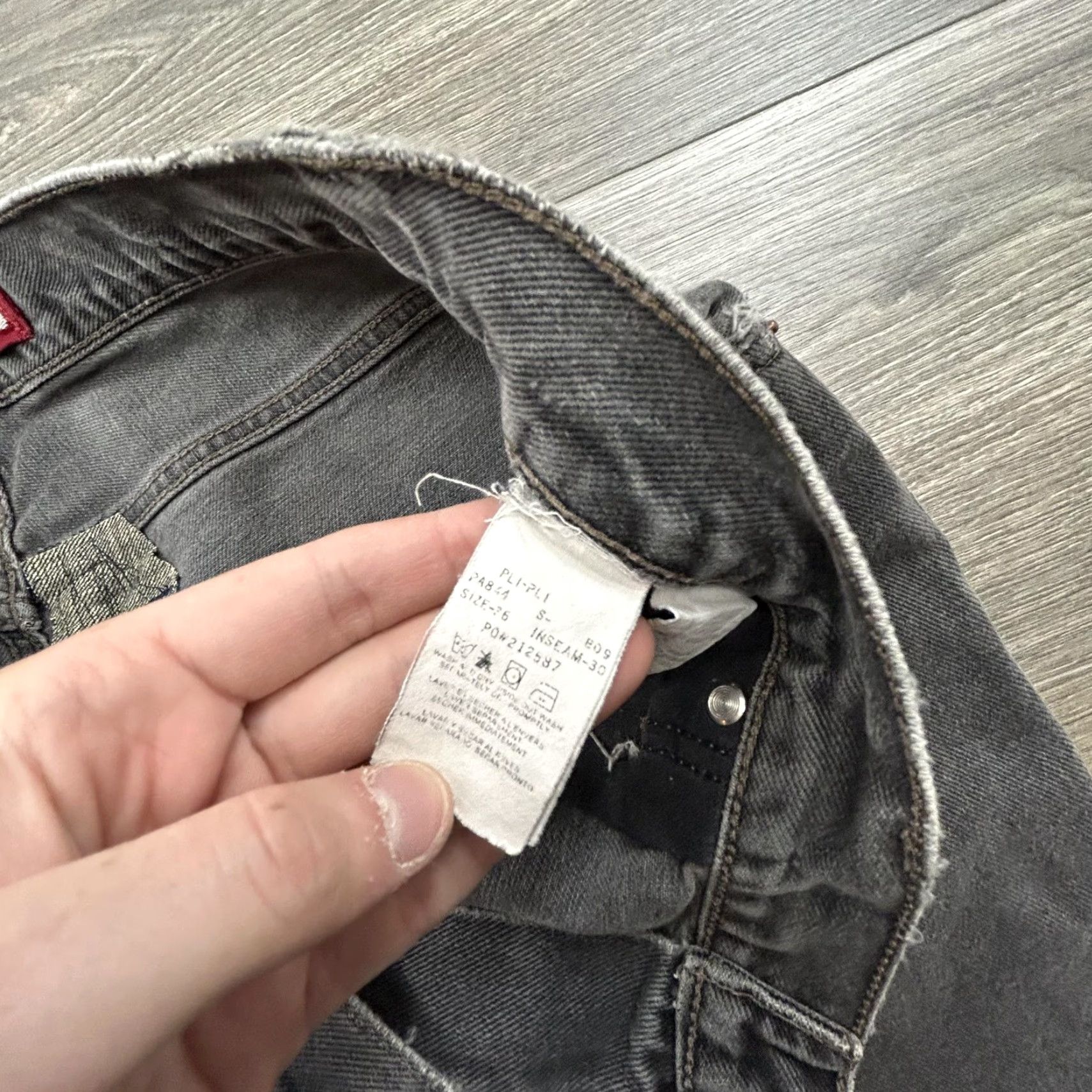 Tommy Hilfiger VINTAGE Tommy Hilfiger Jeans 36x29 Denim Gray Straight Leg Men 90s Y2K Distressed Cotton Charcoal Wash 5-Pocket Regular Zip Fly Mens Size US 36 / EU 52 - 7 Thumbnail
