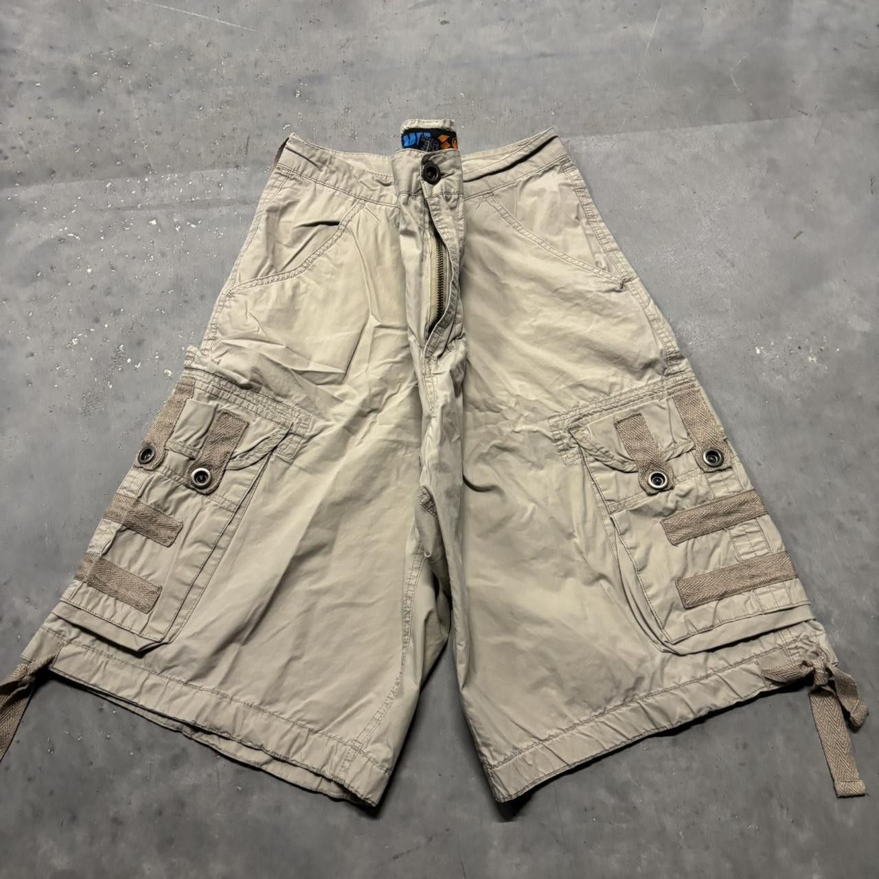 Japanese Brand × Vintage Crazy Vintage Y2K/2000s Baggy Khaki Streetwear Skater Style Cargo Shorts! Size US 36 / EU 52 - 1 Thumbnail