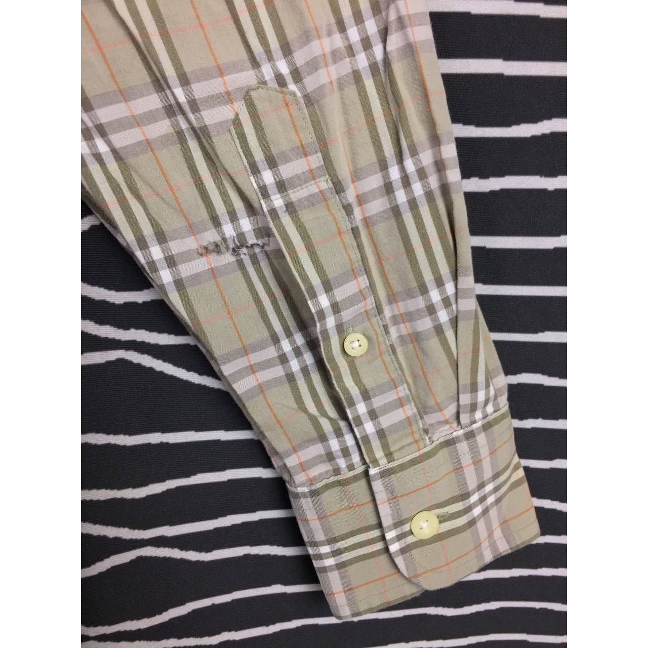Burberry Burberry London Plaid Button Down Long Sleeve Shirt Size US S / EU 44-46 / 1 - 7 Thumbnail