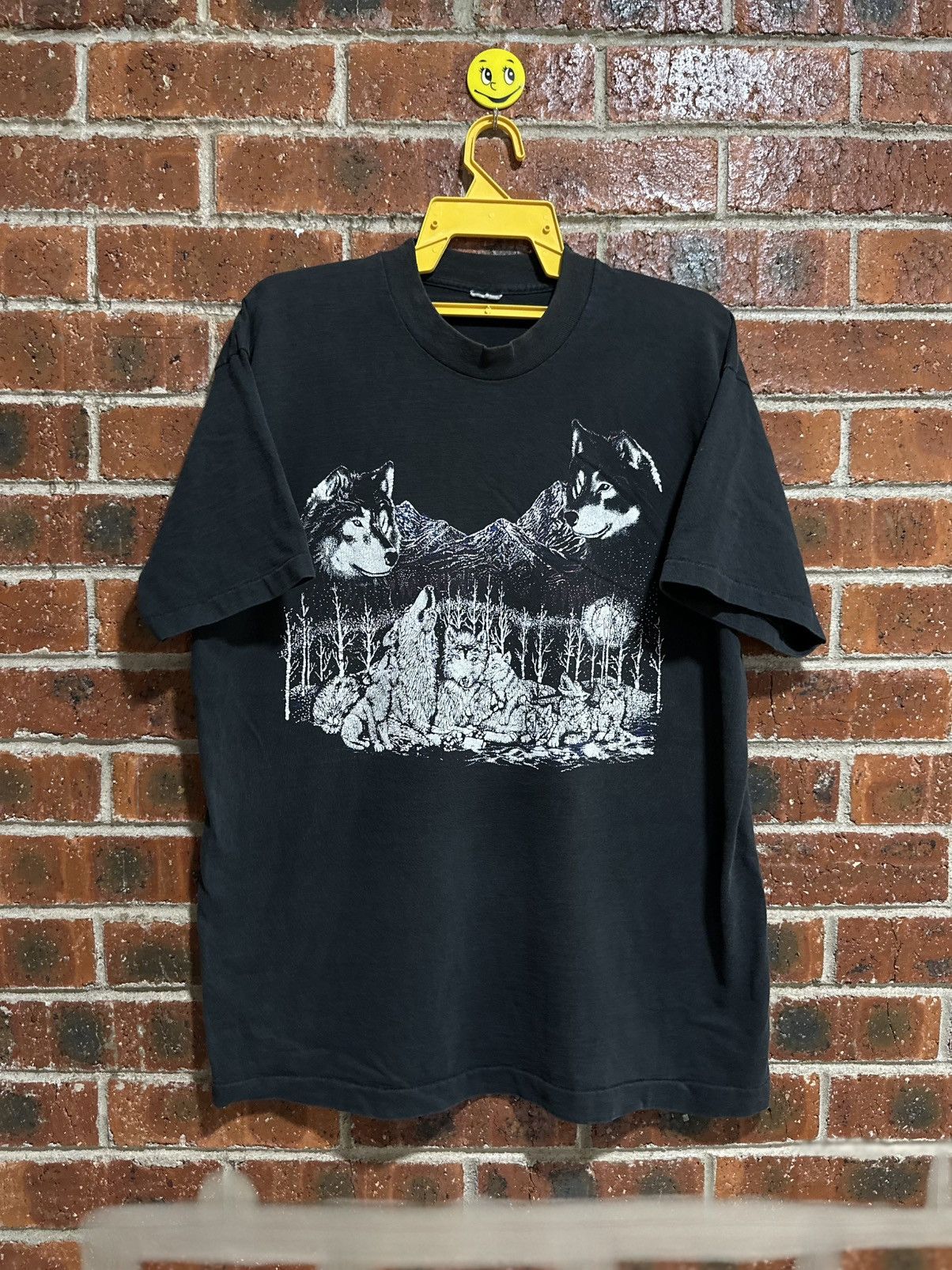 Habitat × Vintage Vintage 90s Wolves In the Scenes Faded Tee Size US XL / EU 56 / 4 - 1 Thumbnail