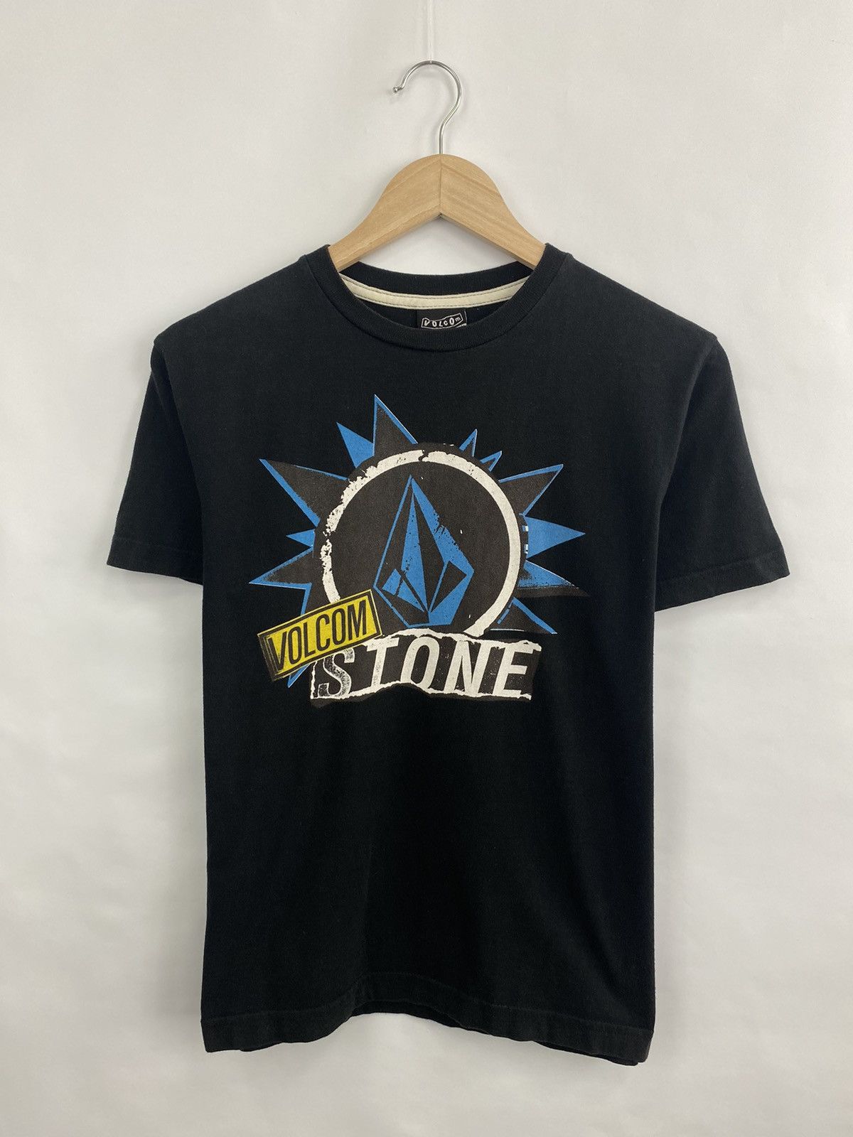 Volcom 🇺🇸 Vintage 90s Volcom Skate Center Logo T-Shirt Rare Retro Size US M / EU 48-50 / 2 - 2 Thumbnail