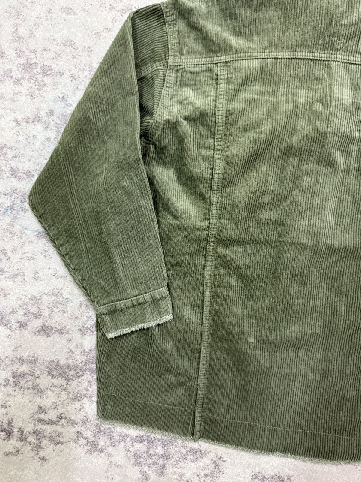 Zara Zara Oversized green corduroy button up shirt with a raw hem Size S / US 4 / IT 40 - 11 Thumbnail