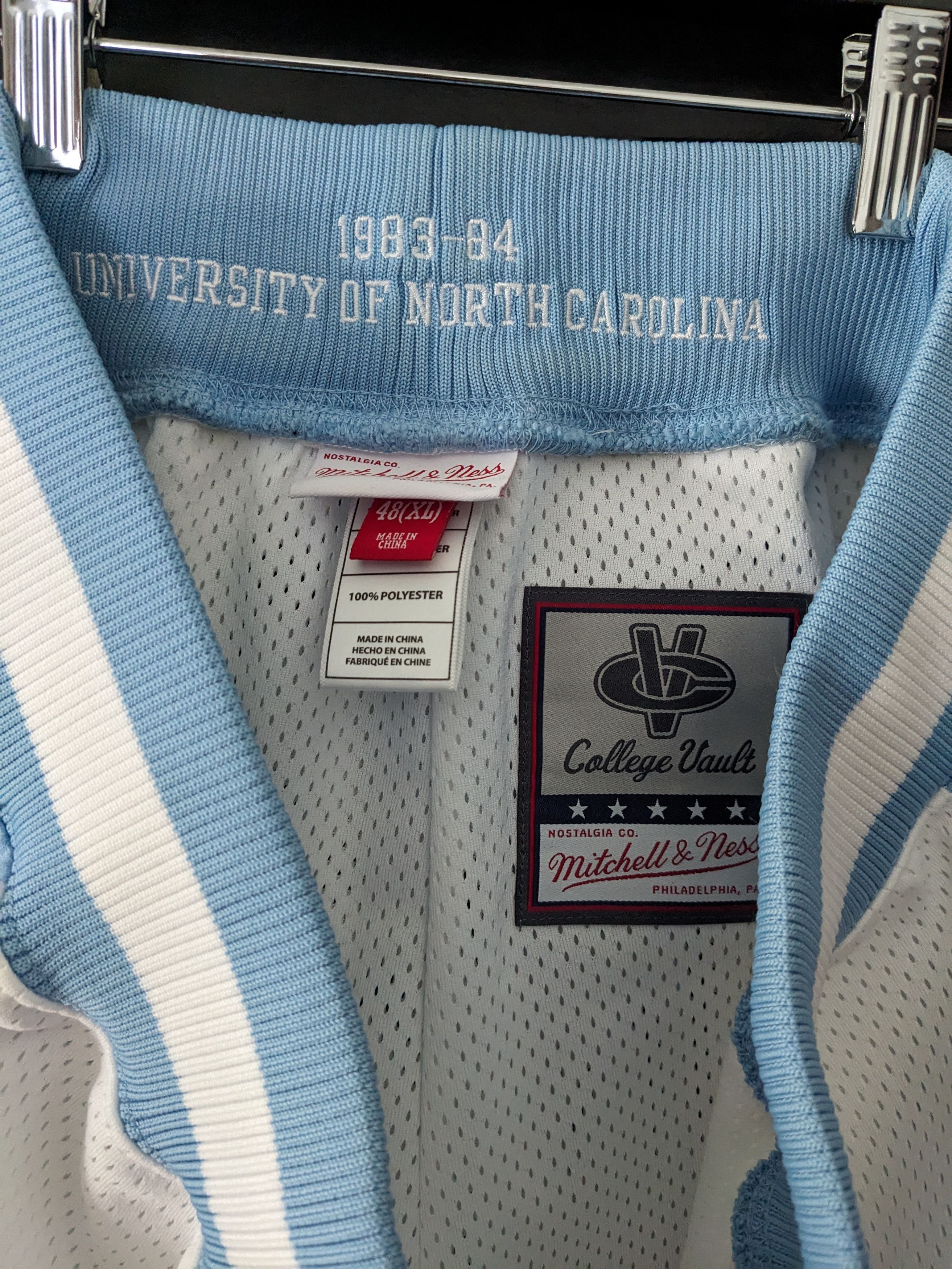 Mitchell & Ness UNC '83-84 Authentic Home Game Shorts Size US 38 / EU 54 - 4 Thumbnail